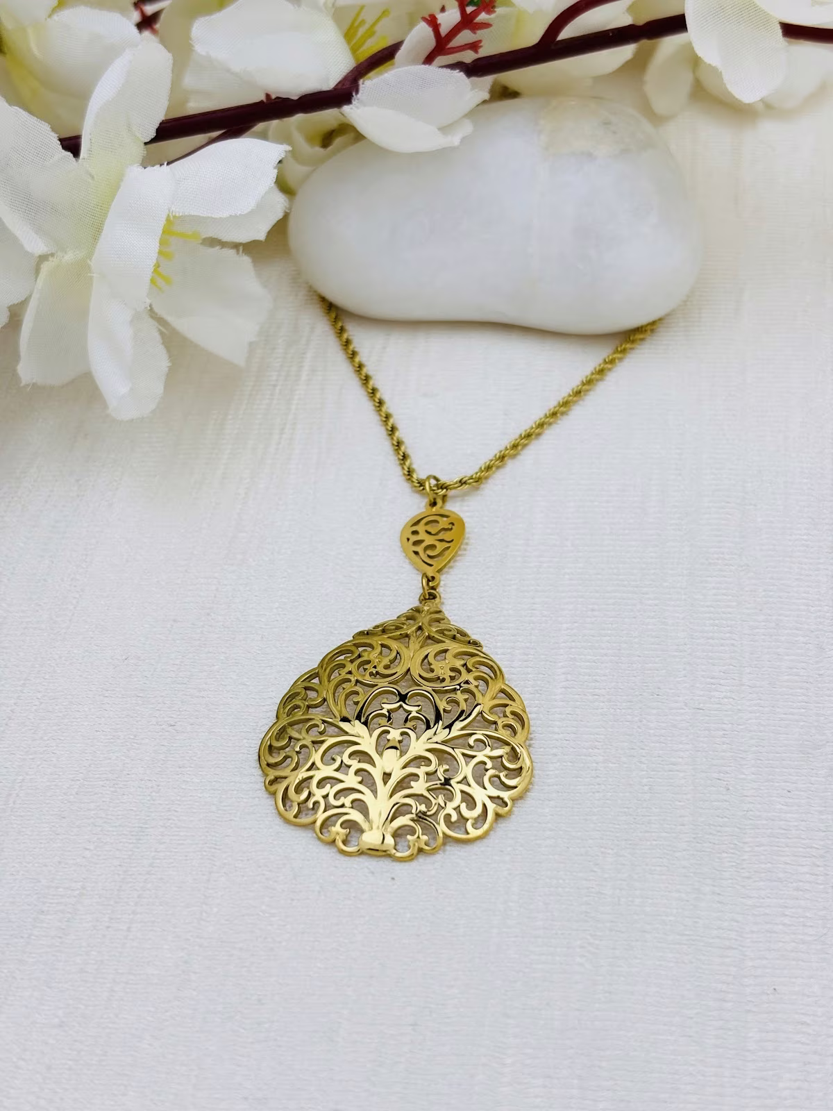 Regal Filigree Drop