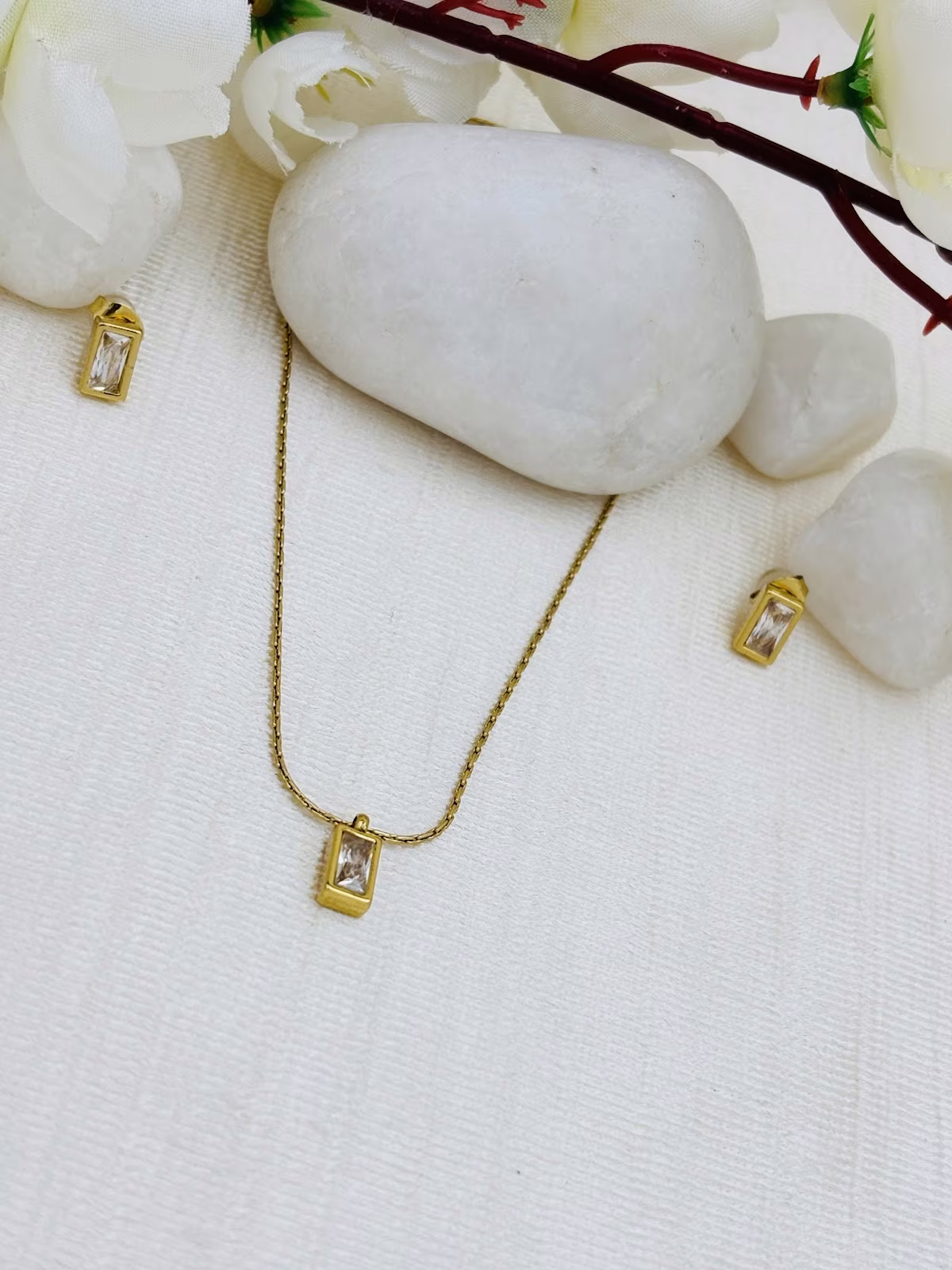 Baguette Pendant Set – White