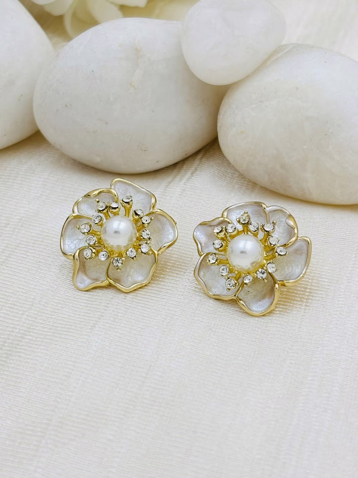 Bloom Enamel Studs – White