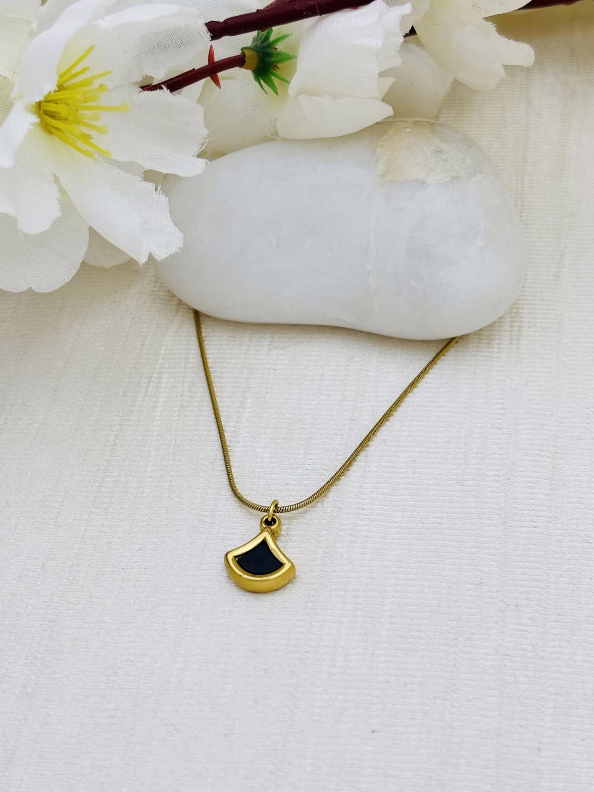 Black Fan Pendant