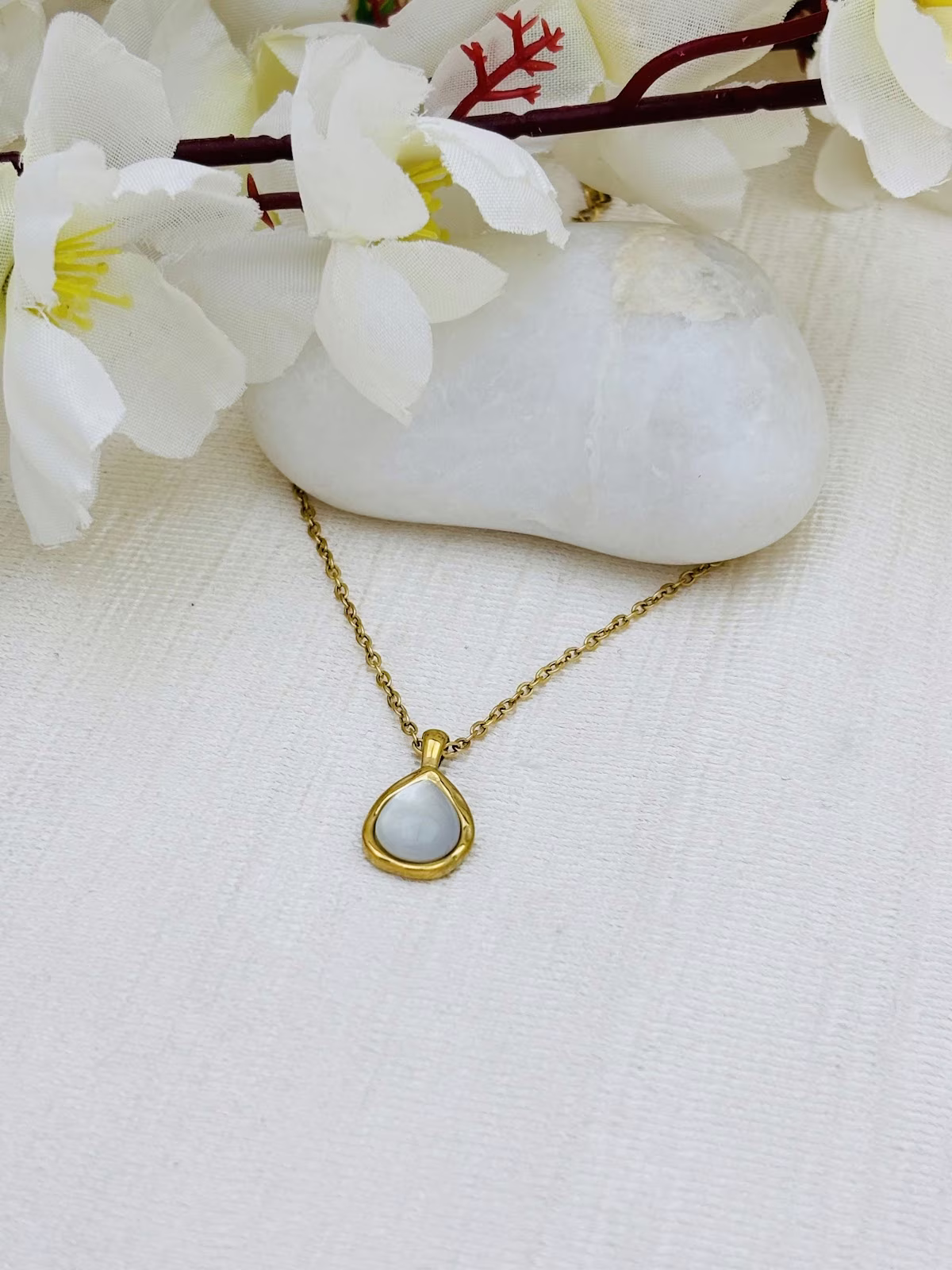 Pearl Teardrop Halo