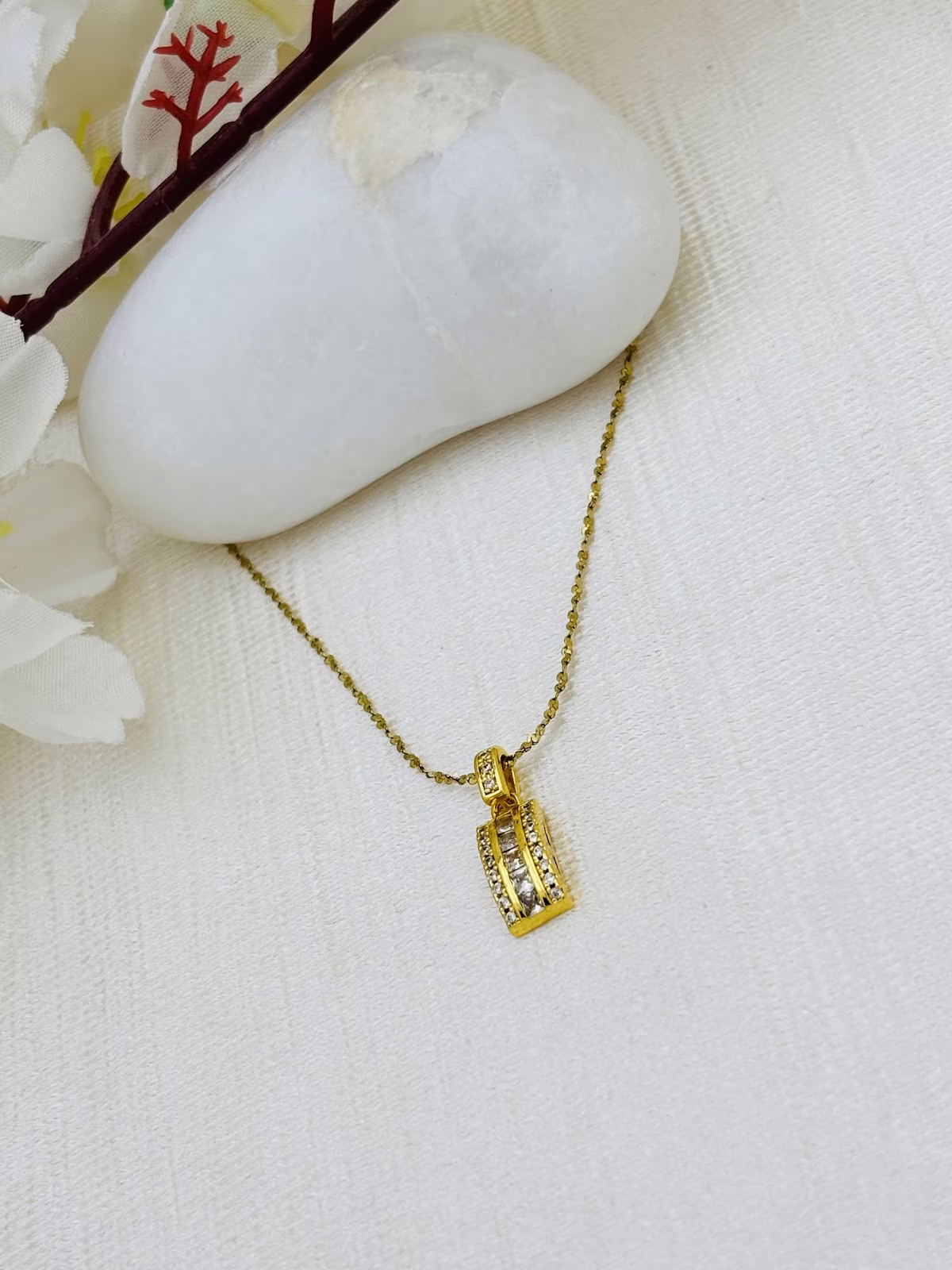 Linear Crystal Pendant – White