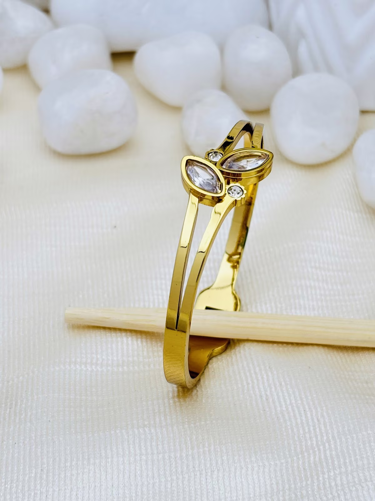 Marquise Leaf Kada – White
