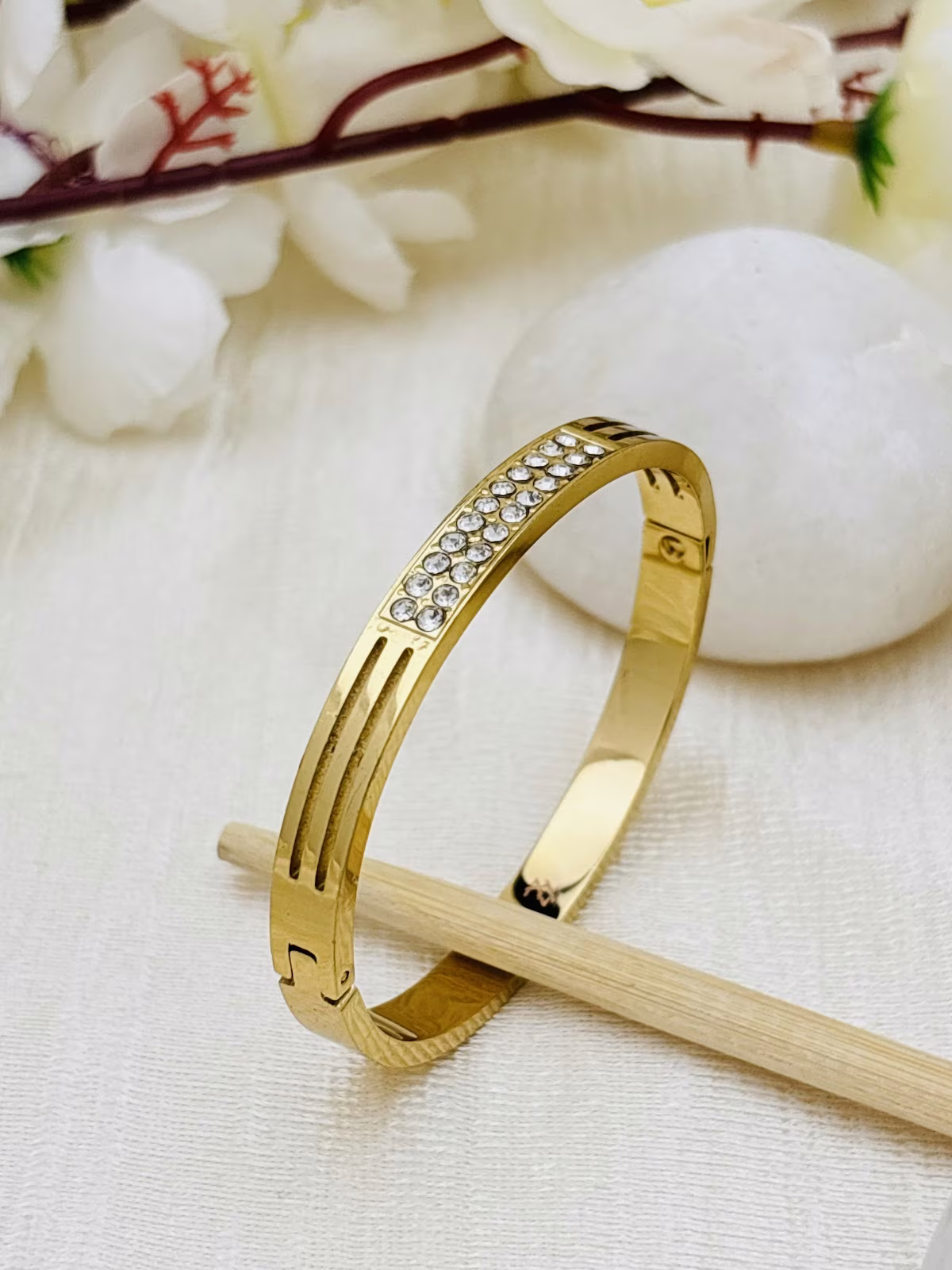 Triple Pave Kada