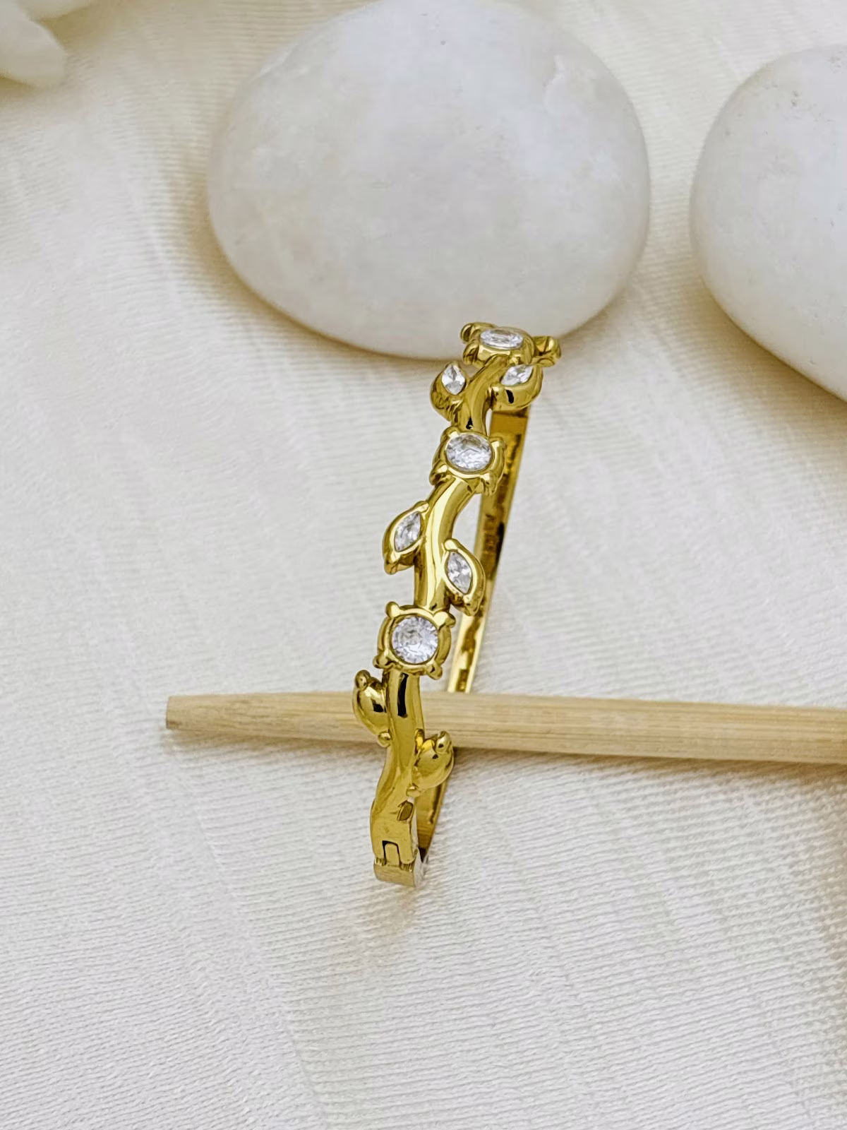 Tulip Gem Kada – White