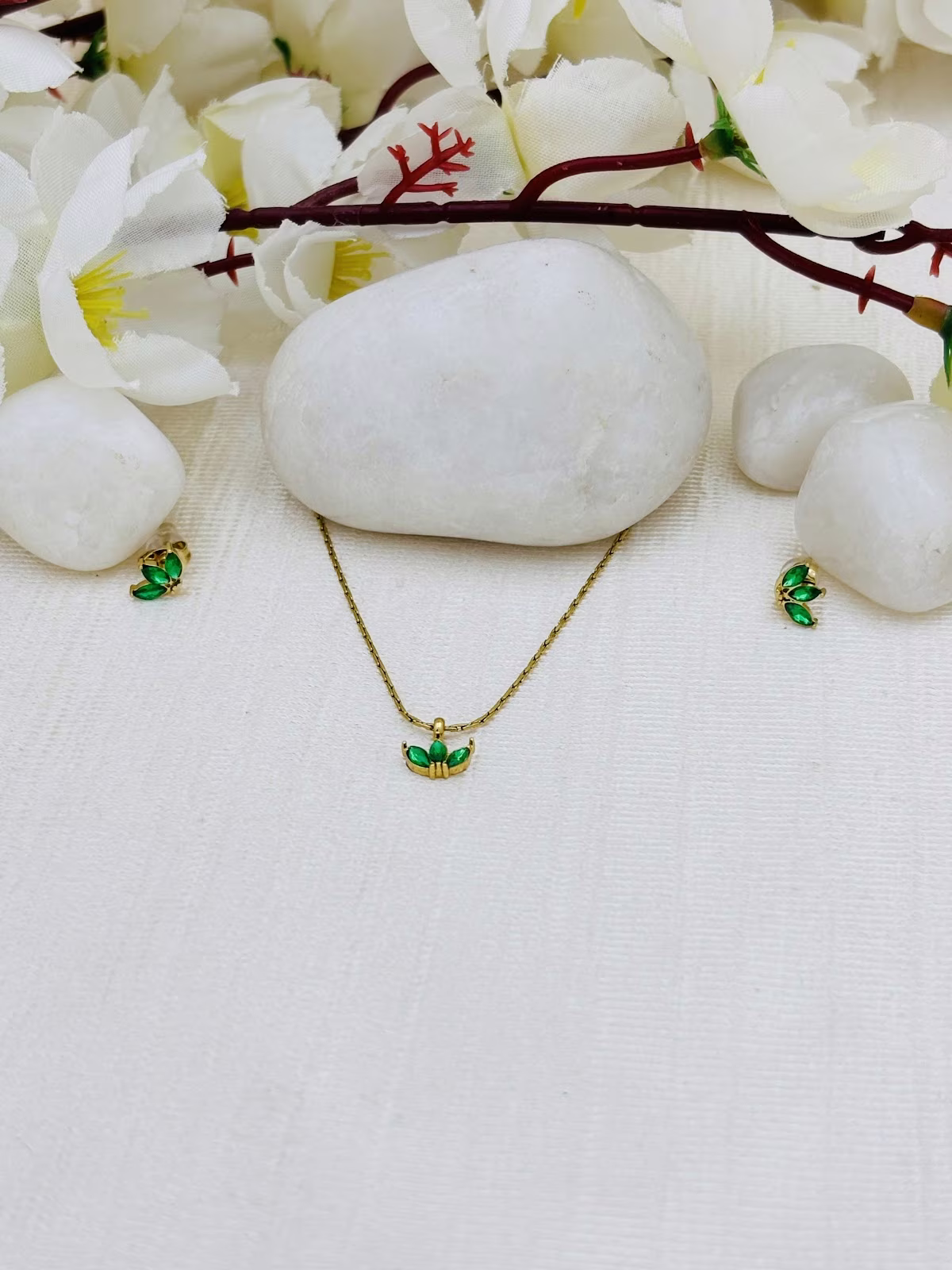 Shell Pendant Set