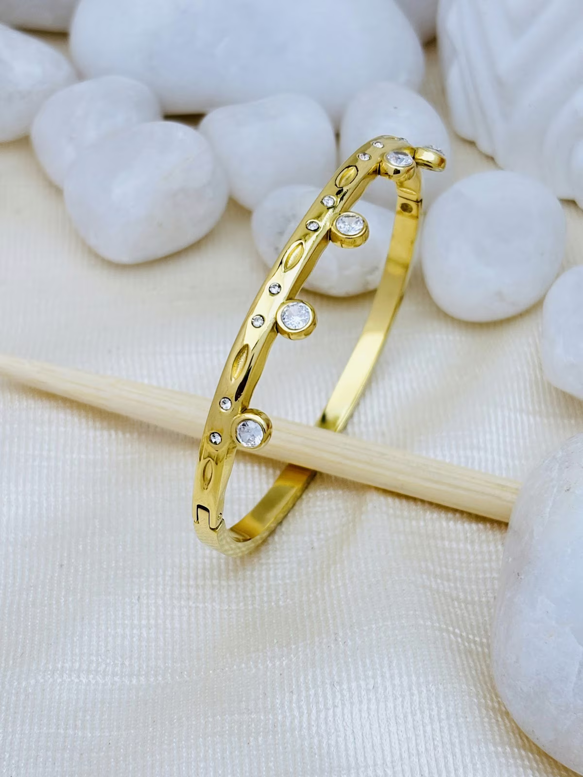 Floating Crystal Kada