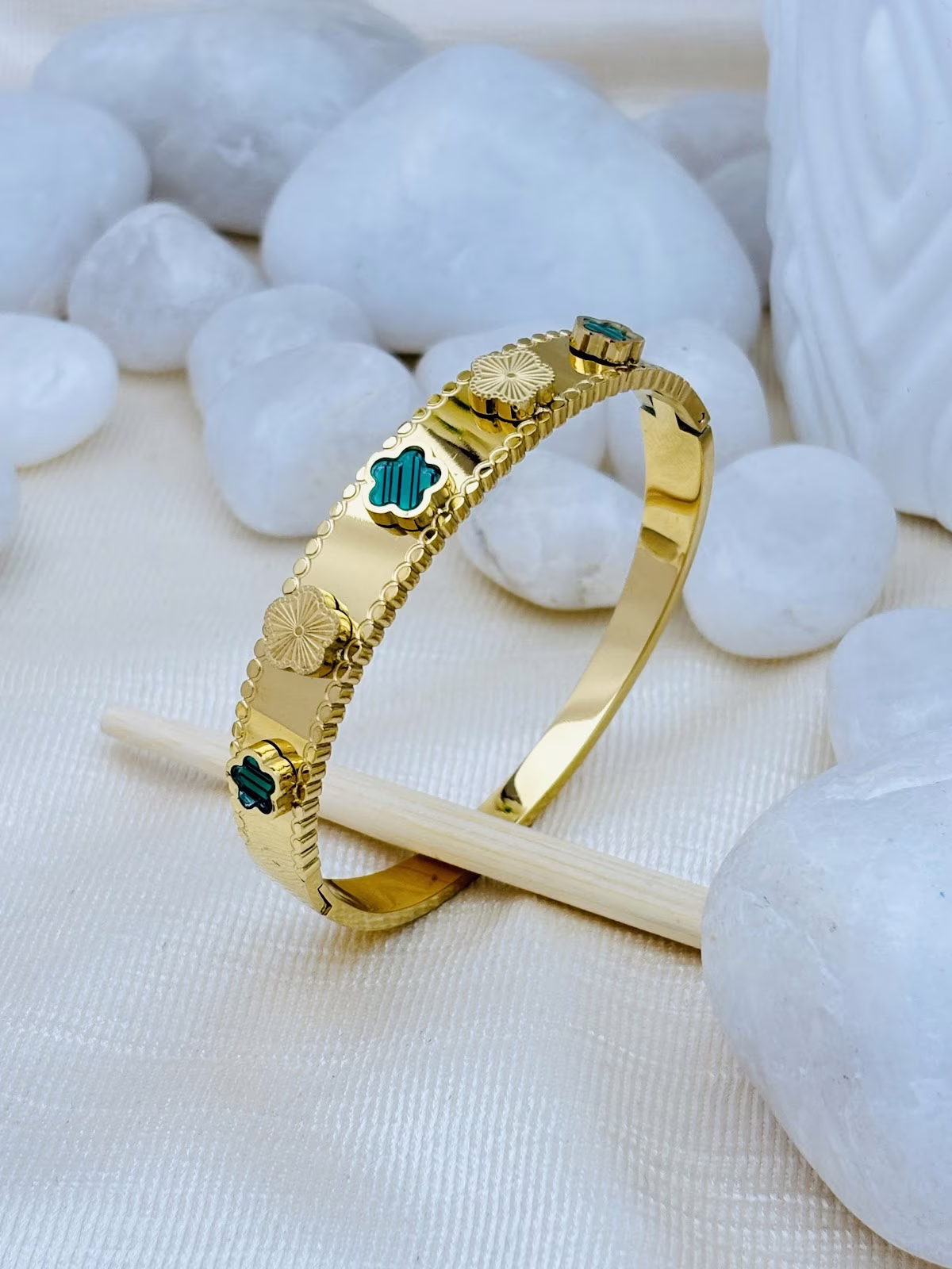 Emerald Clover Kada