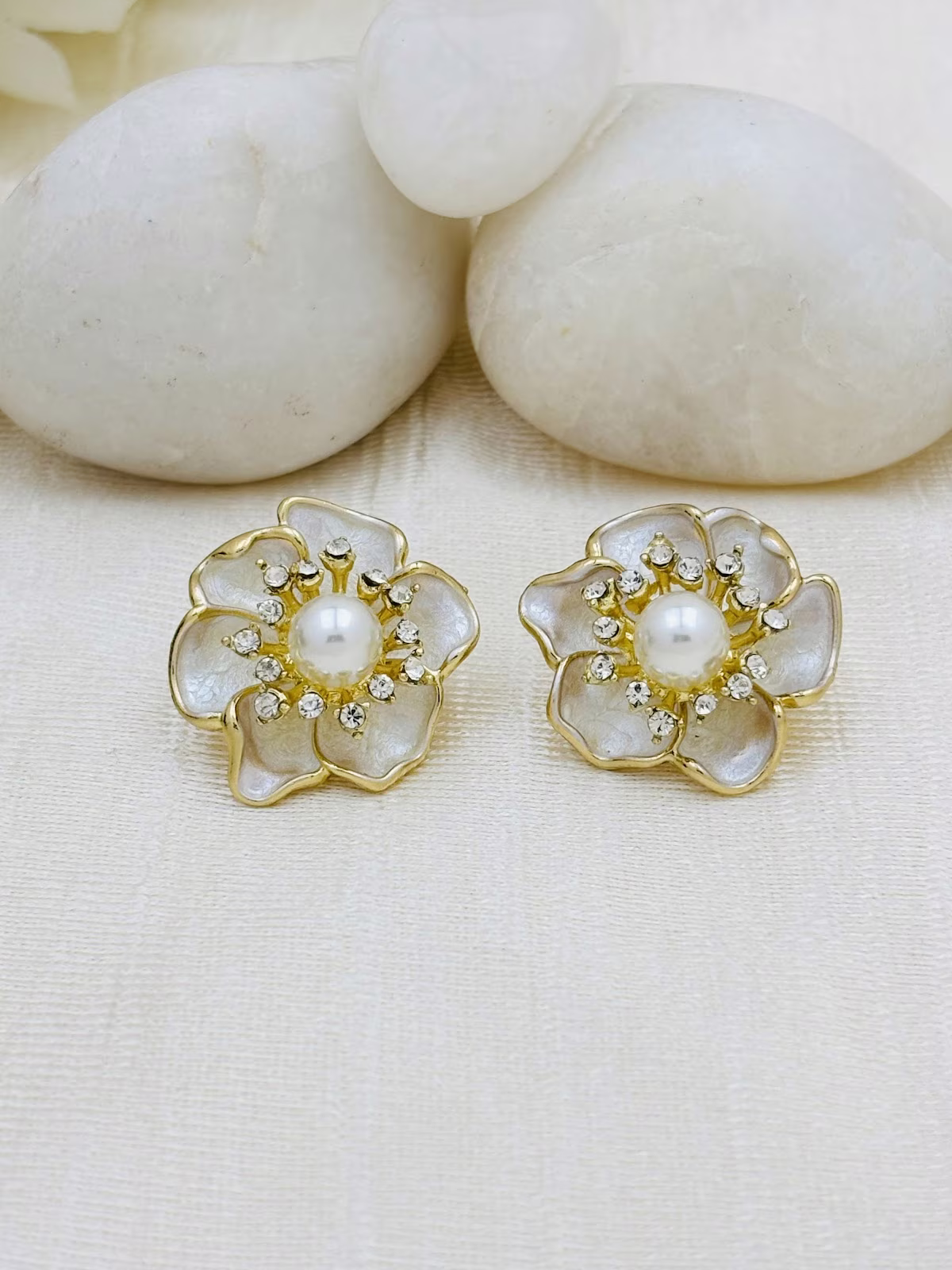 Bloom Enamel Studs – White