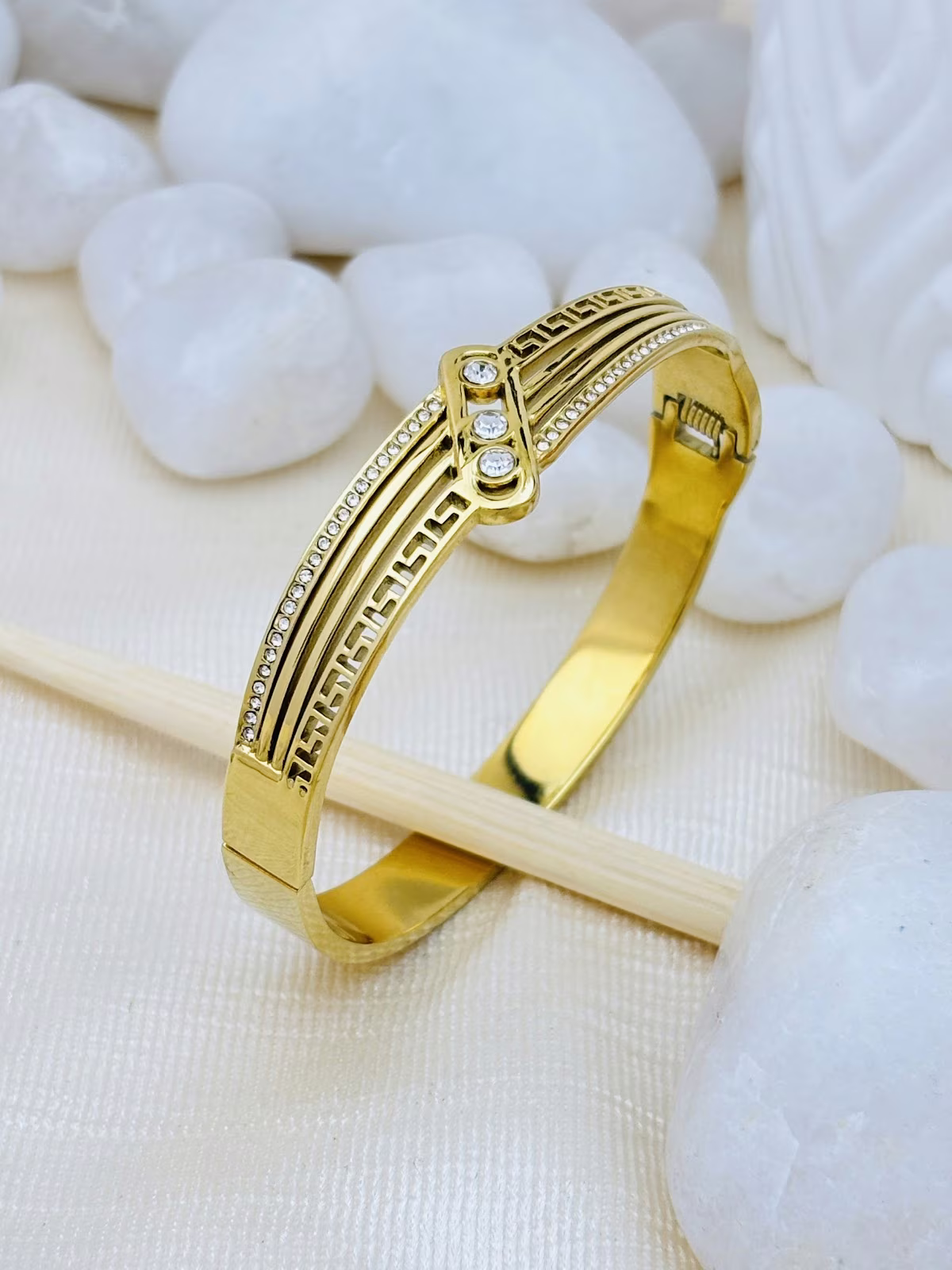 Crystal Line Kada