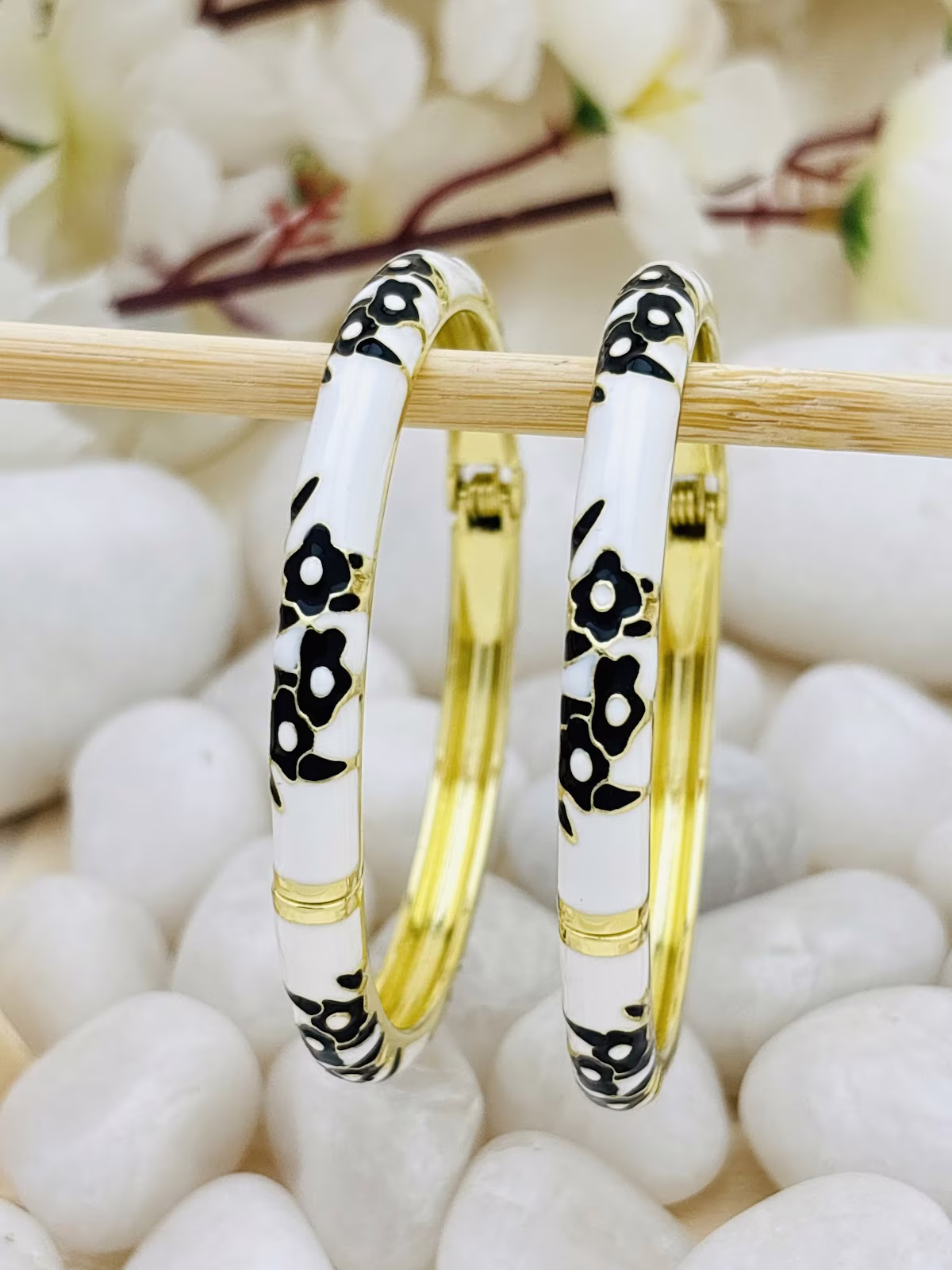 Petal Meenakari Kada – White-Black
