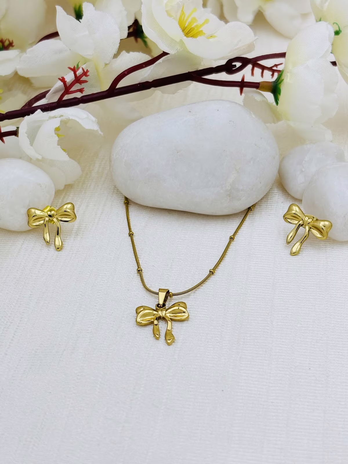 Delicate Ribbon Grace