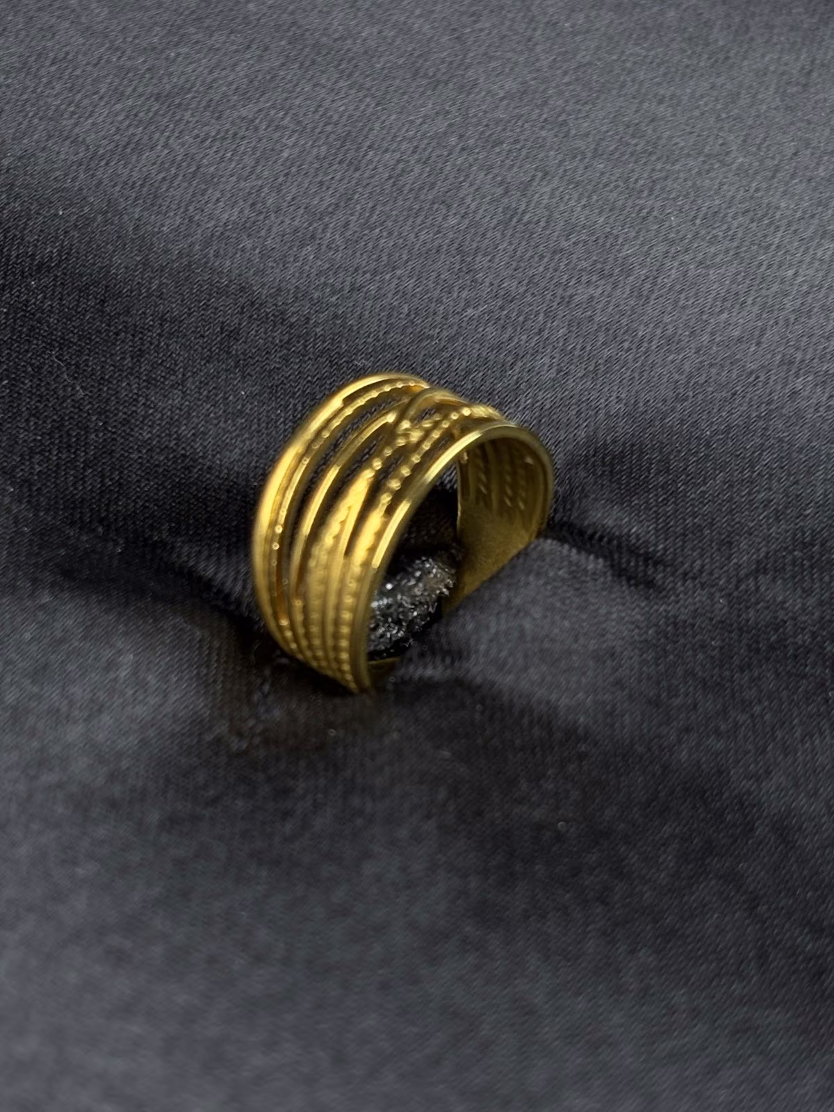 Gilded Ribbed Band