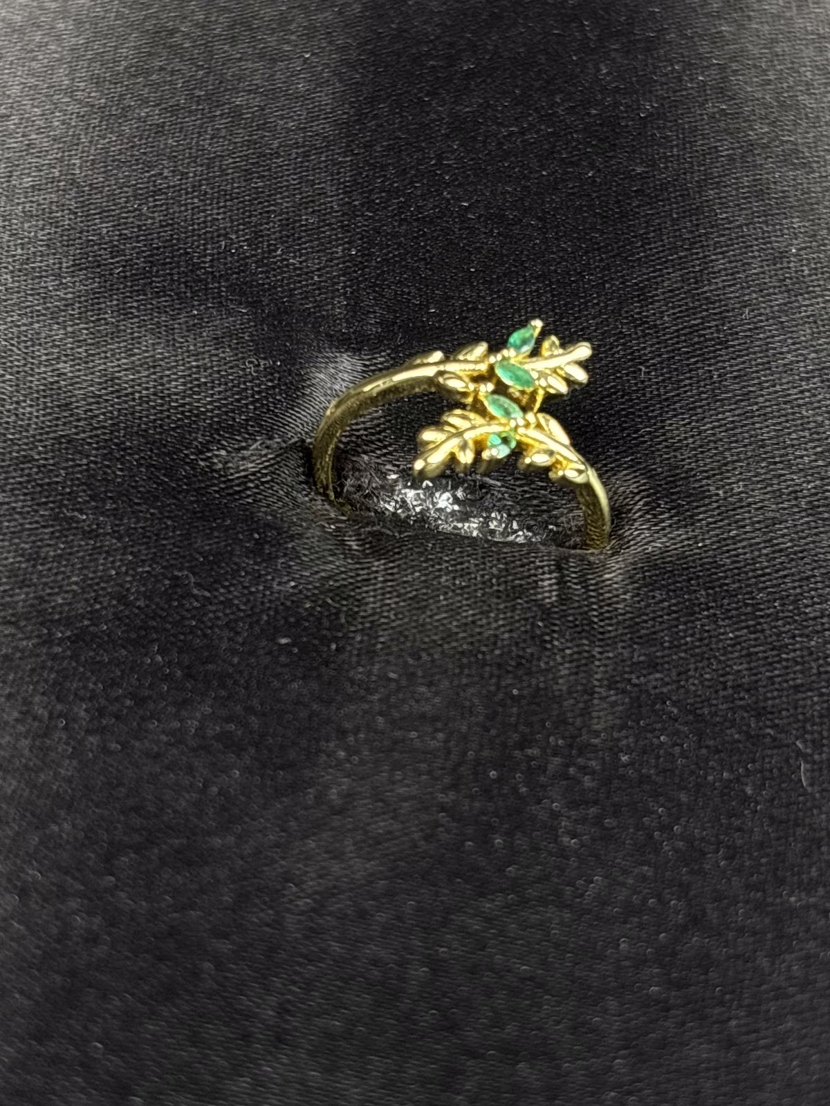 Verdant Leaf Ring
