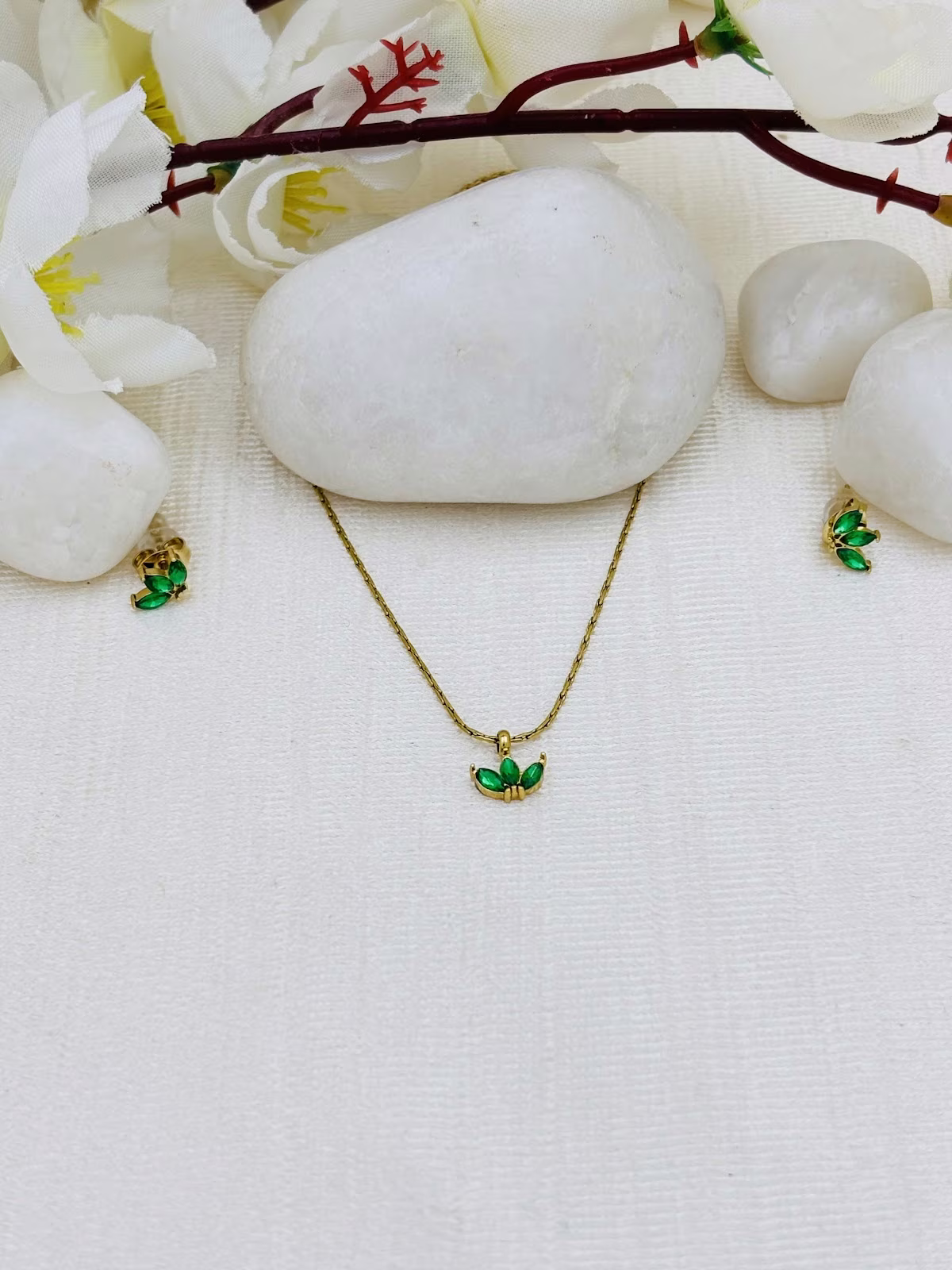 Shell Pendant Set