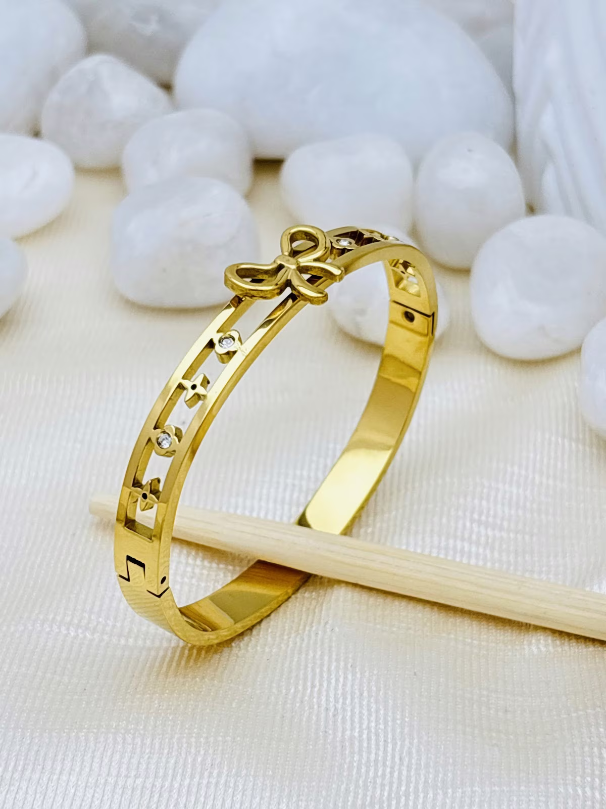 Bow Charm Kada