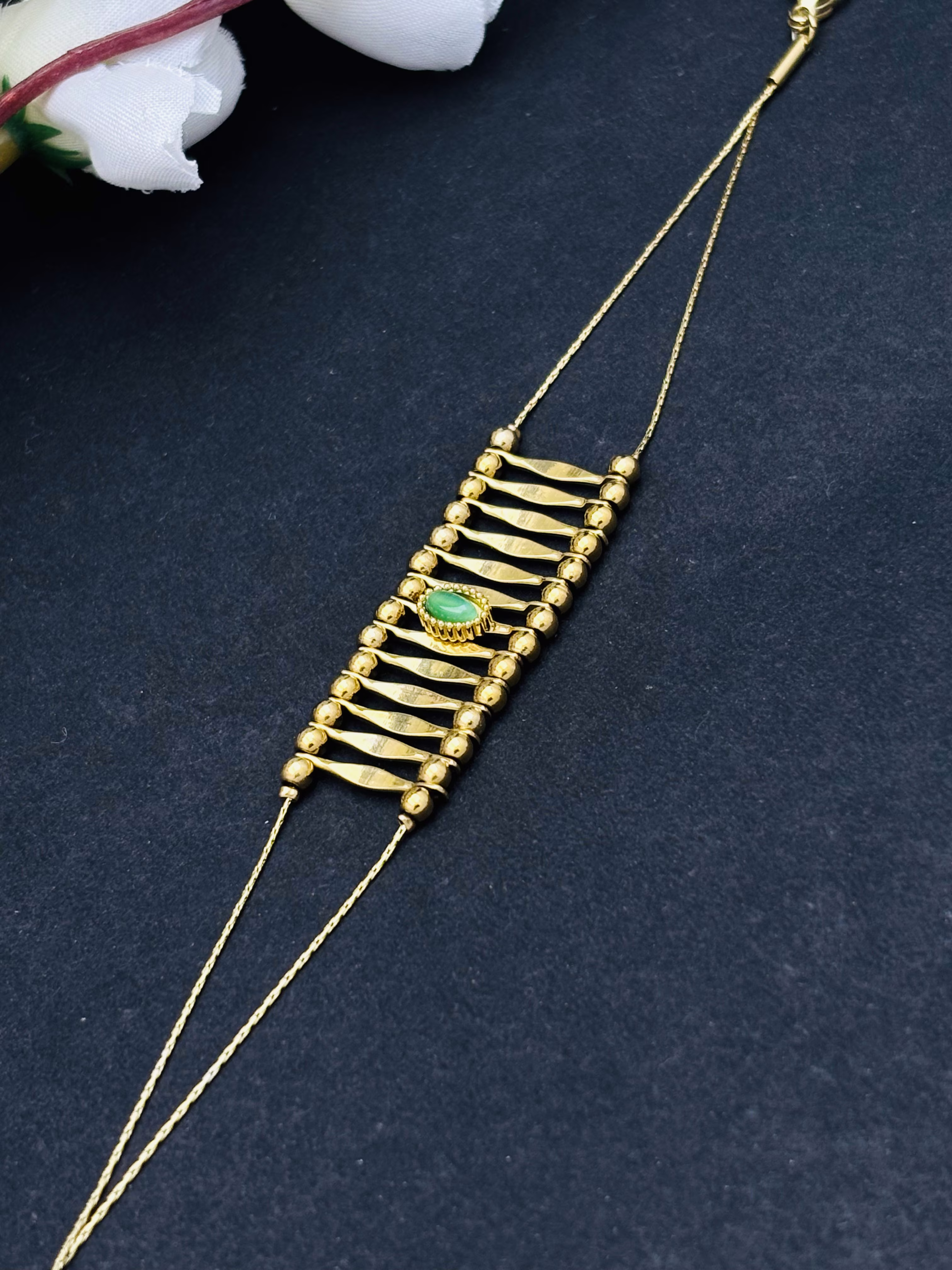 Sculpted Bar Bracelet – Green