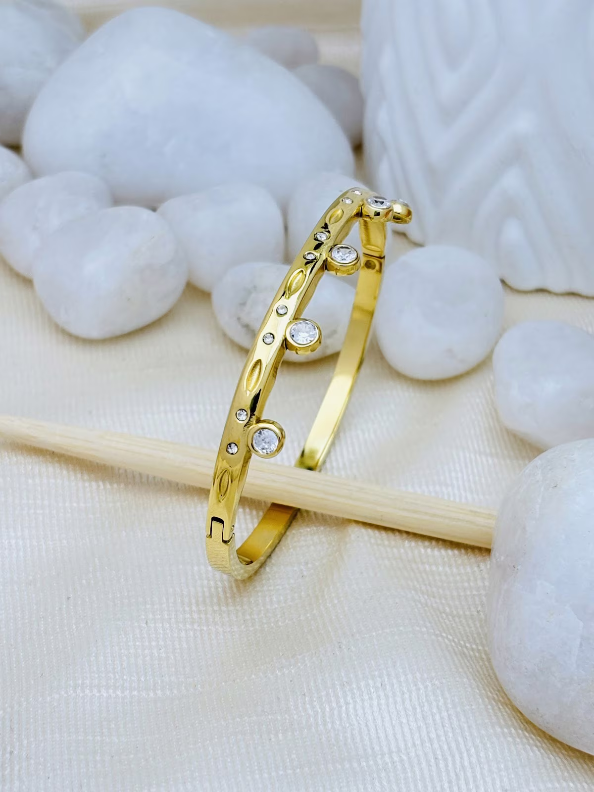 Floating Crystal Kada