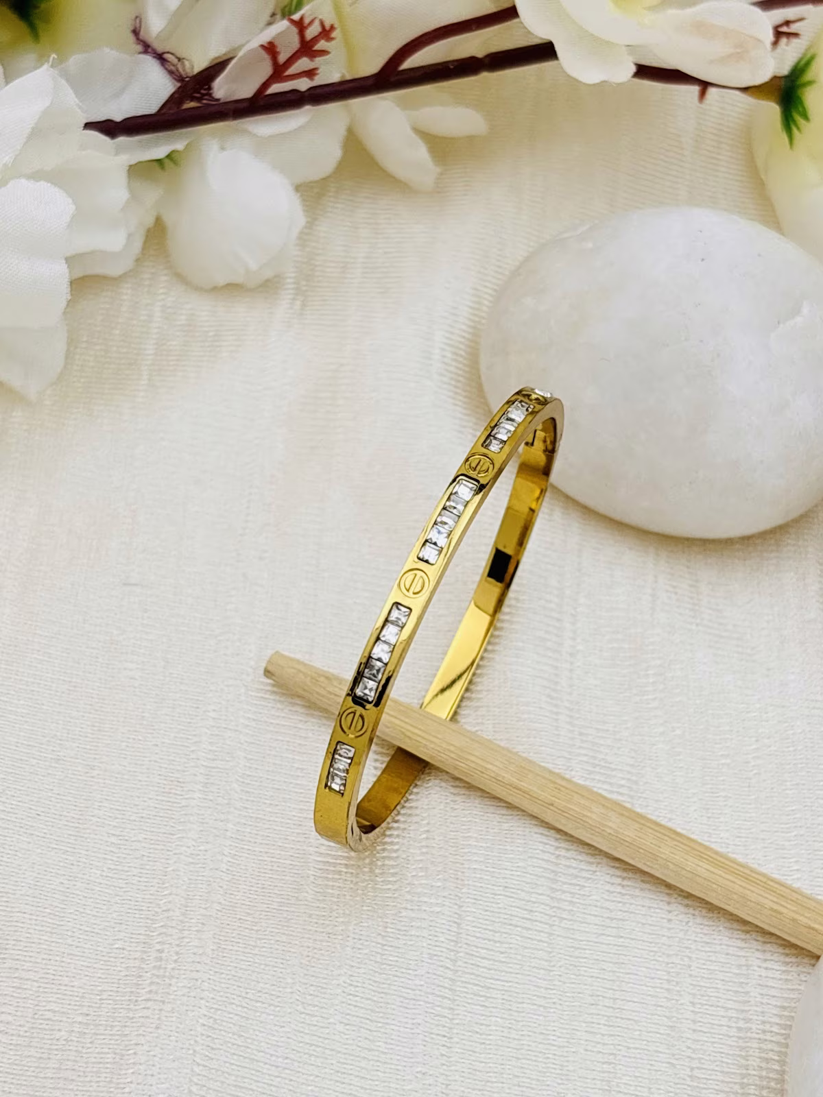 Crystal Bar Kada