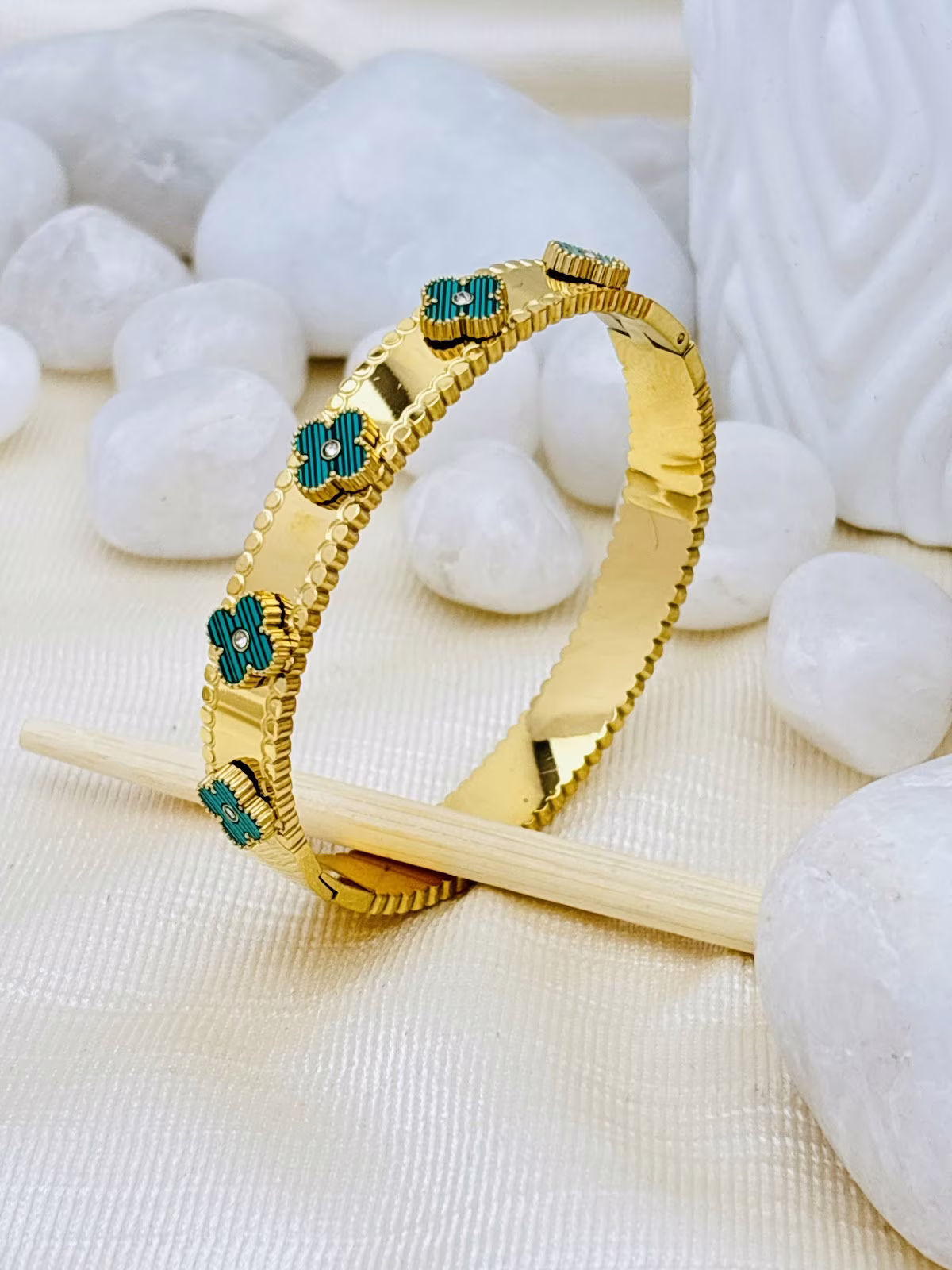 Verdant Clover Kada