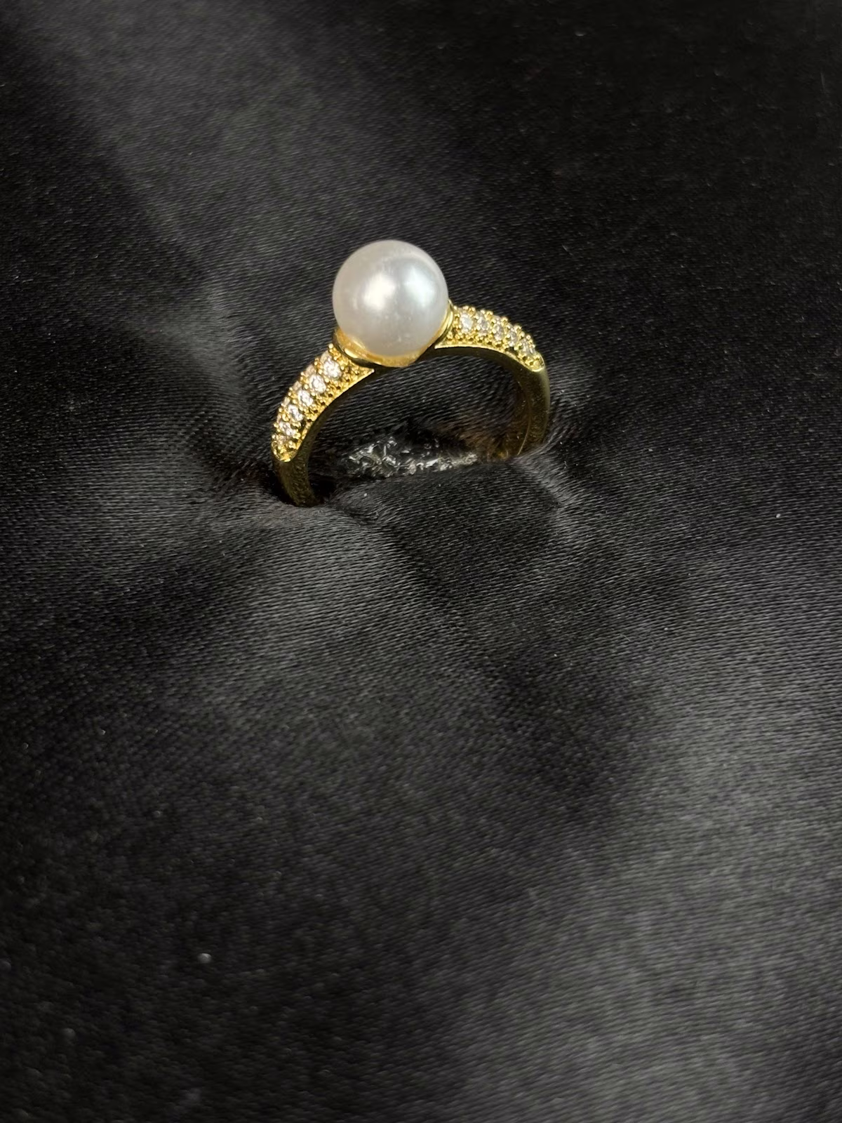 Golden Pavé Pearl