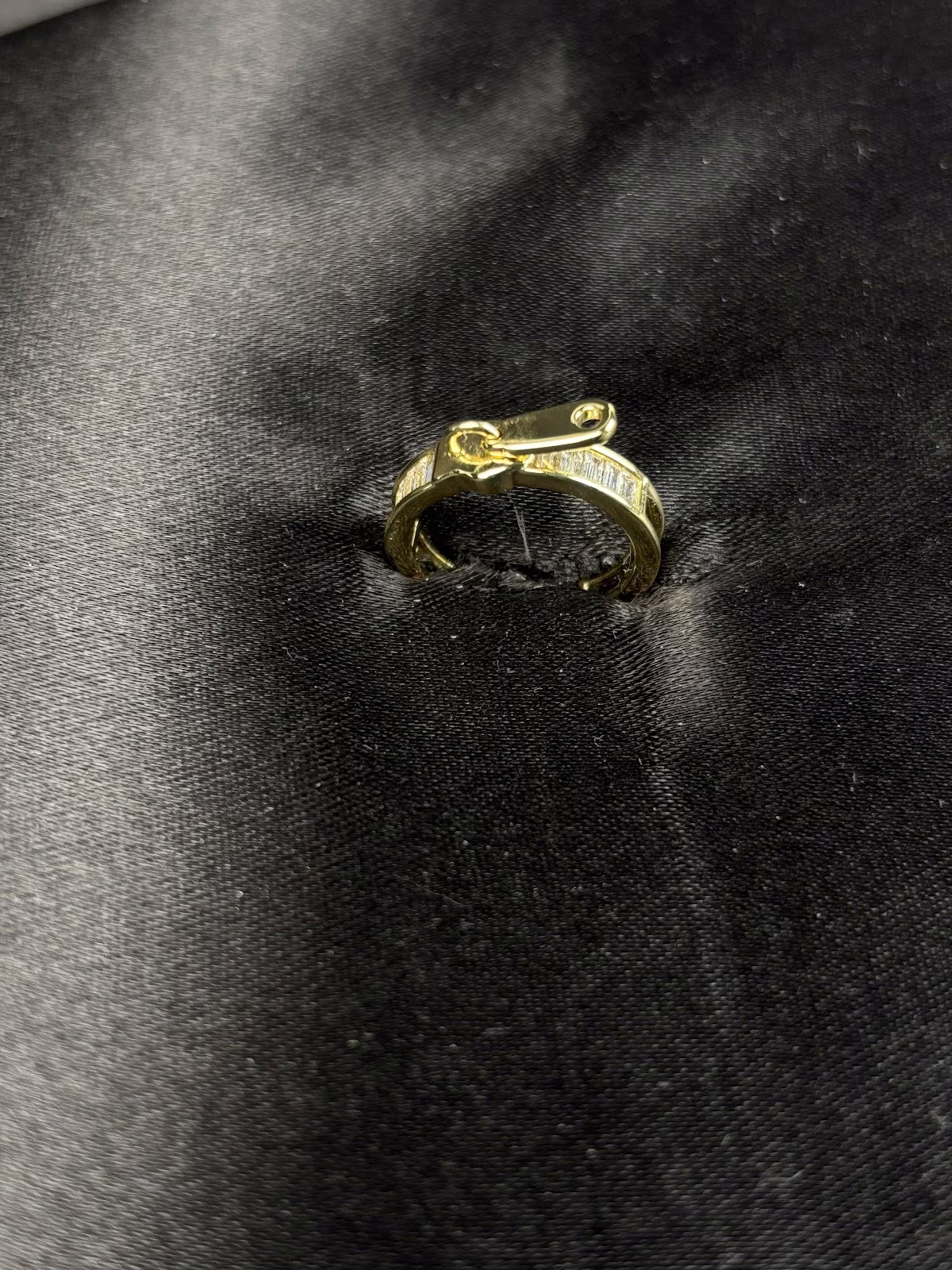Modern Clasp Ring