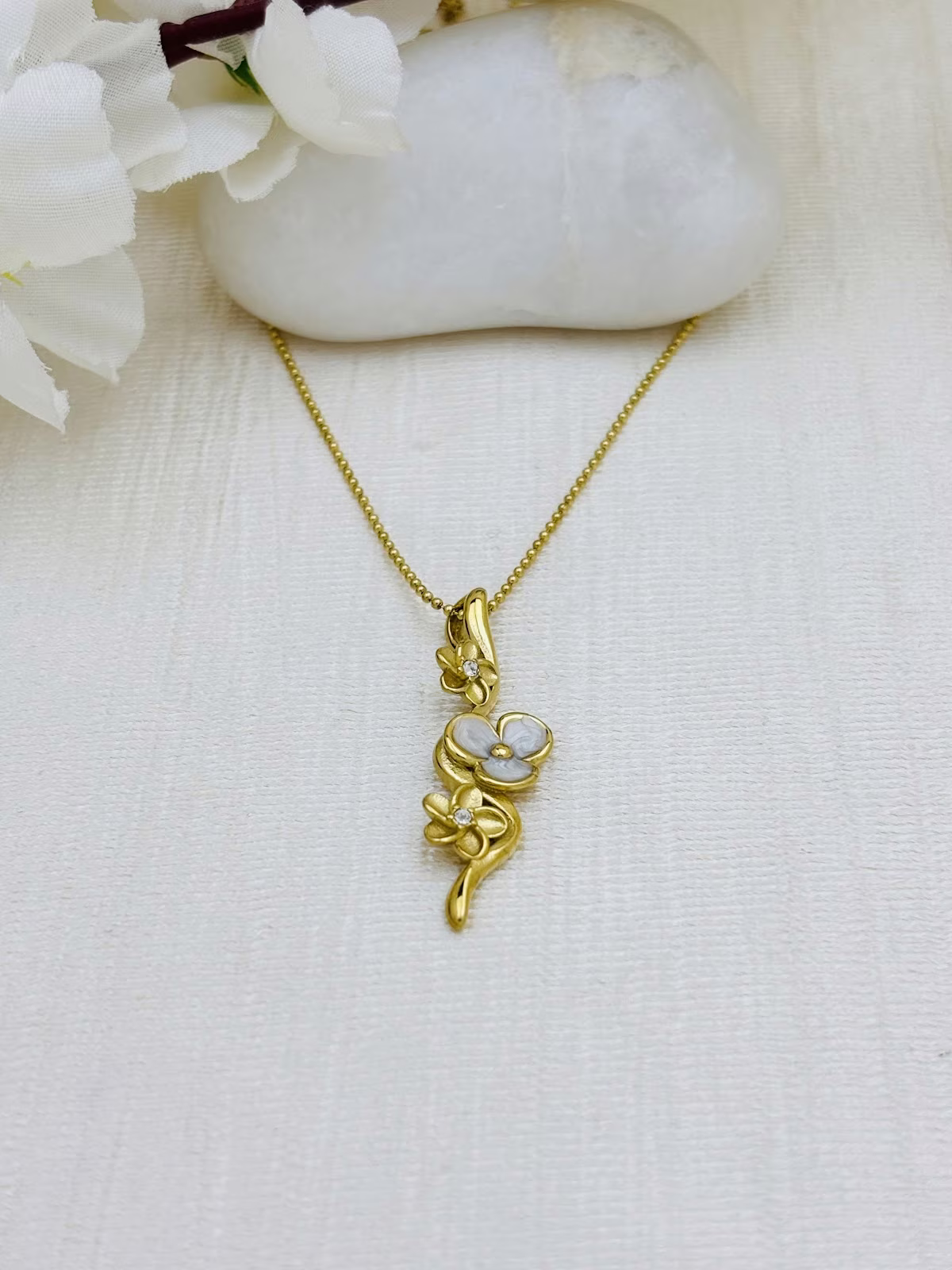 Ivory Vine Pendant