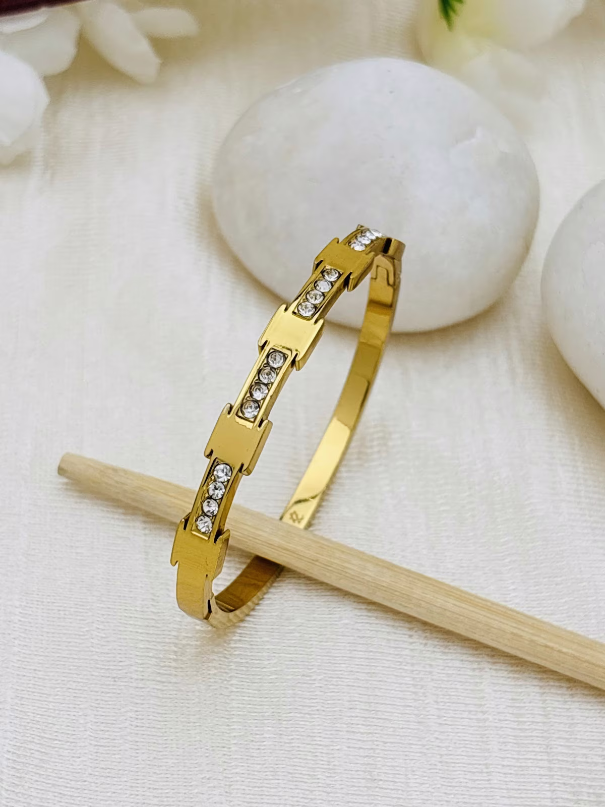 Stepped Crystal Kada