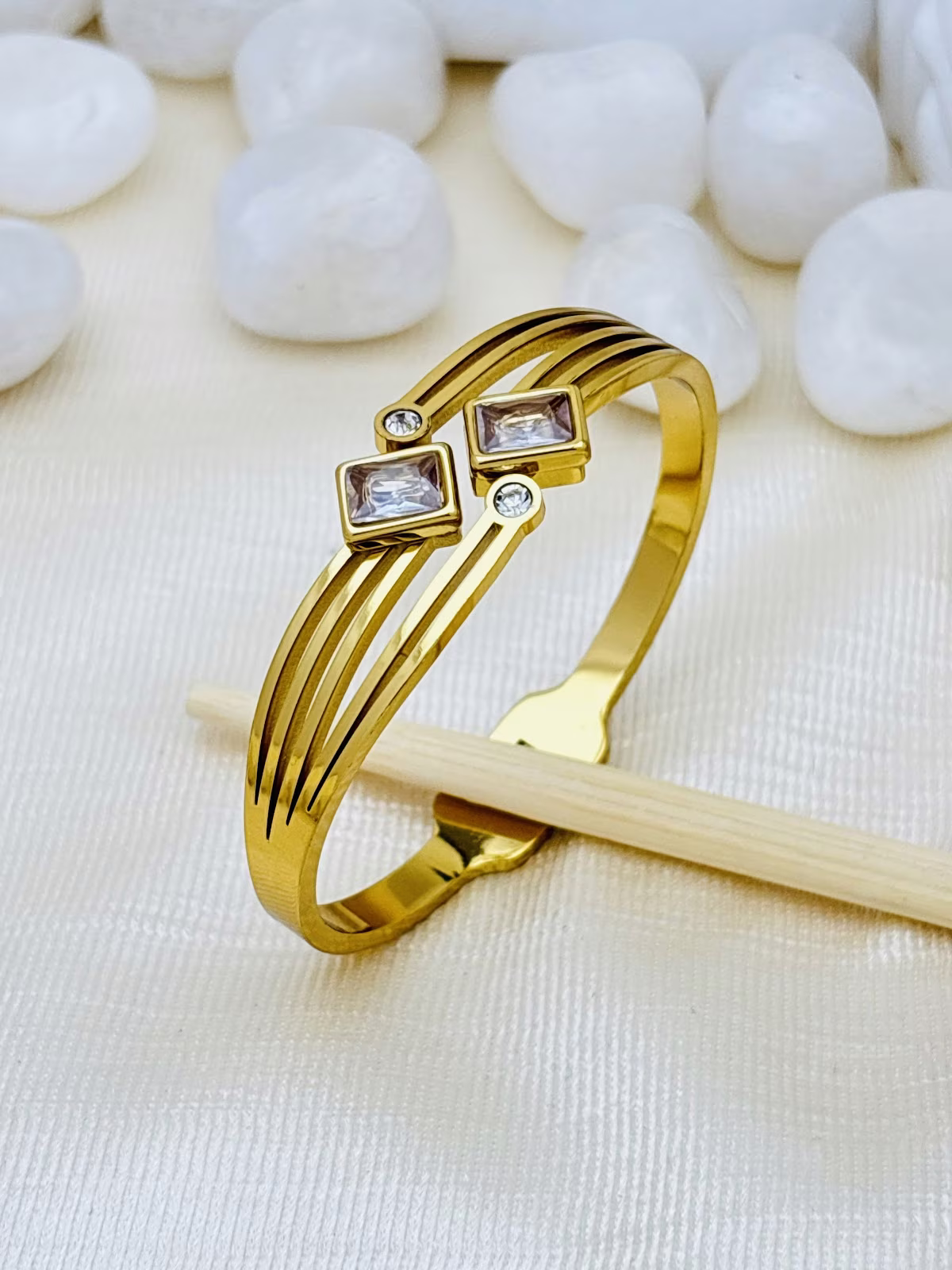 Twin Prism Kada