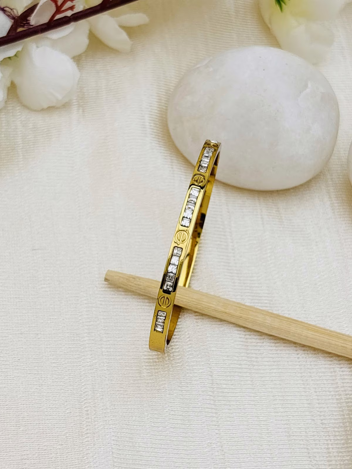 Crystal Bar Kada