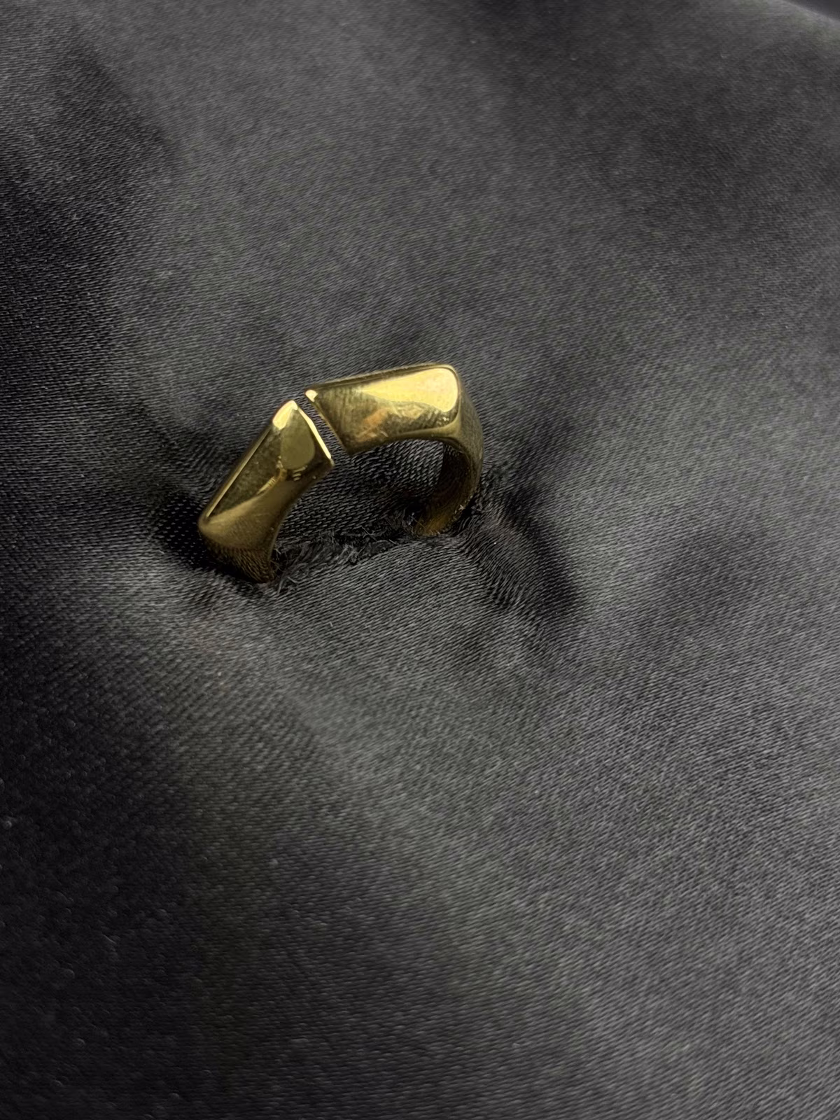 Sculpted Signet Ring