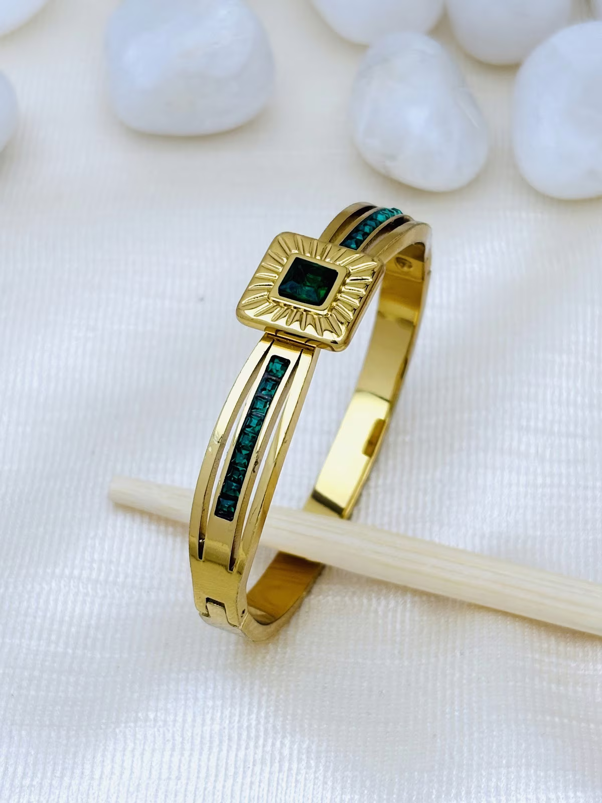 Regal Square Kada