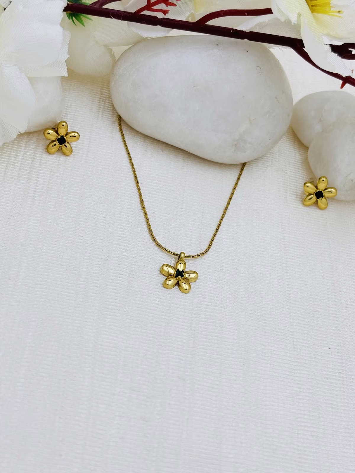 Daisy Pendant Set