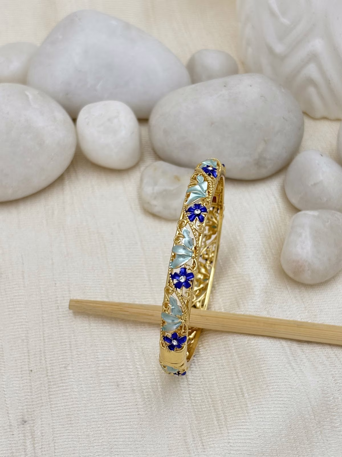 Petal Cluster Bracelet – Blue