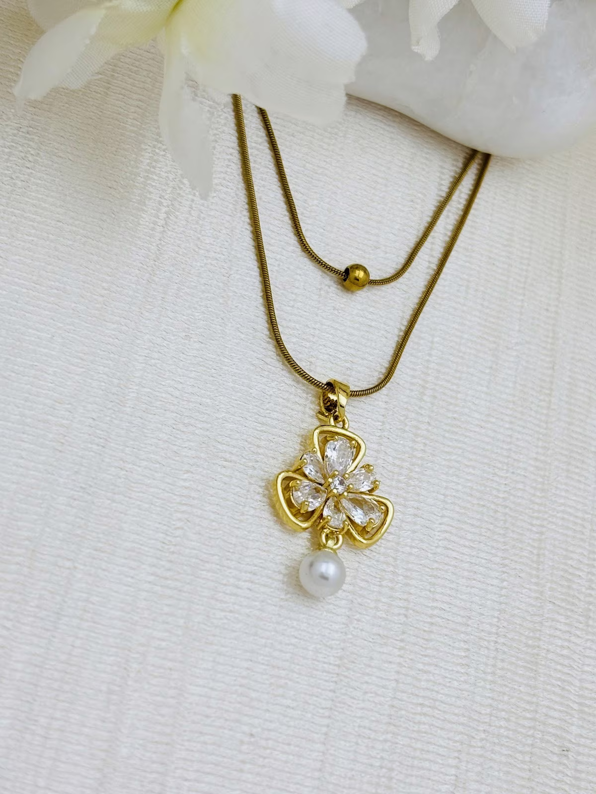 Pearl Clover Pendant