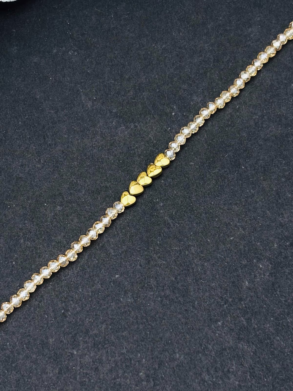 Golden Hearty Bracelet – Ligth Grey