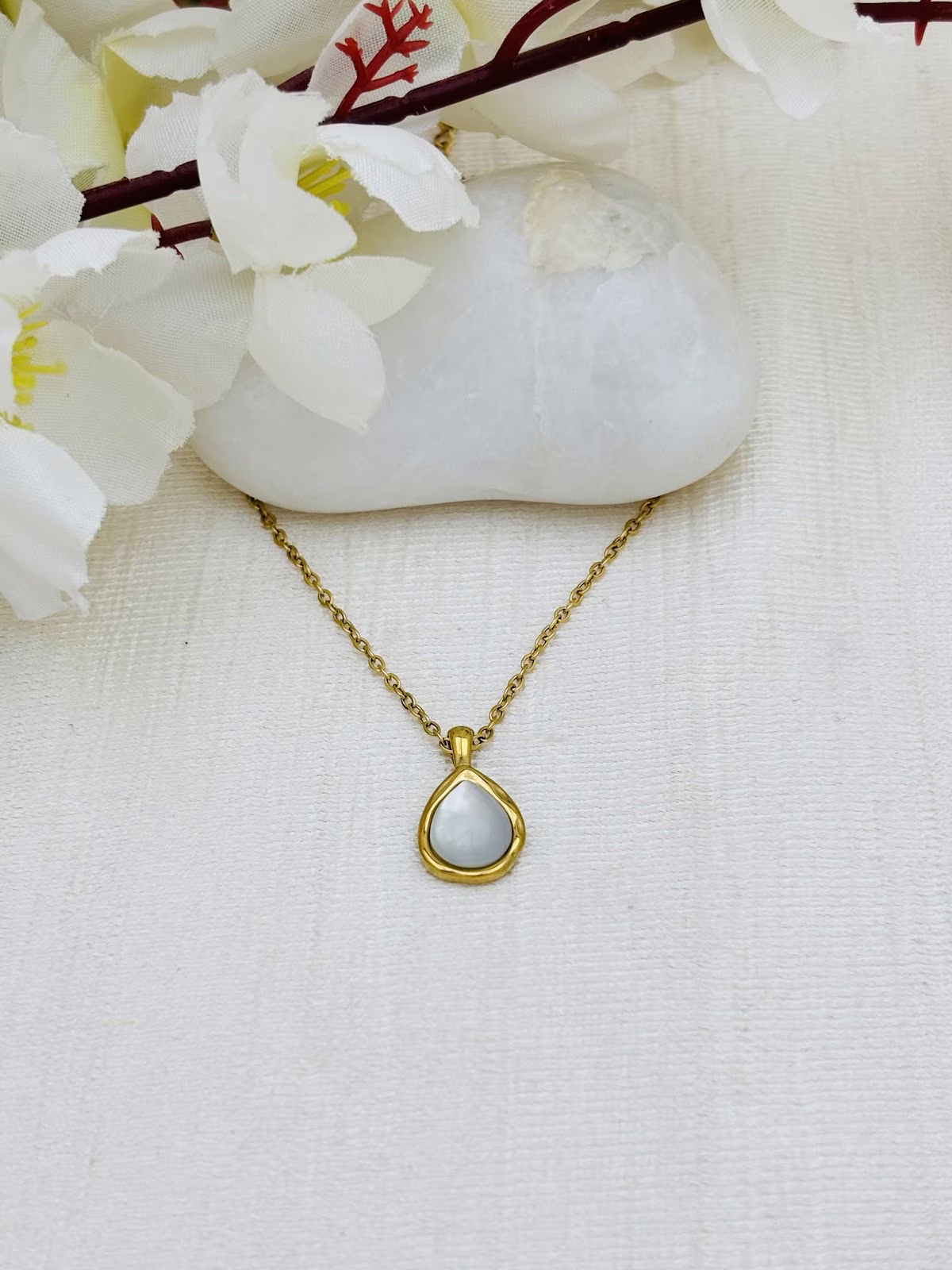 Pearl Teardrop Halo