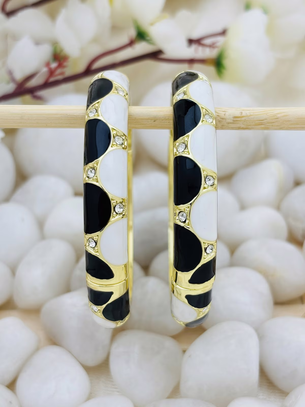 Scallop Jewel Meenakari – Black White