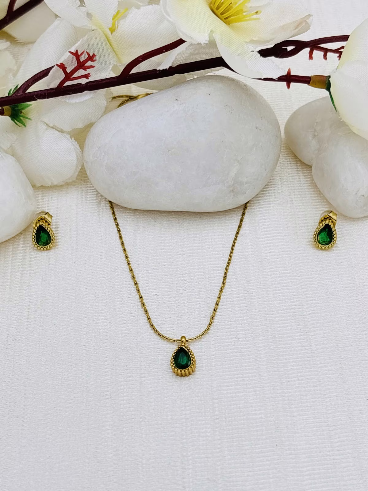 Teardrop Pendant Set – Emerald Green