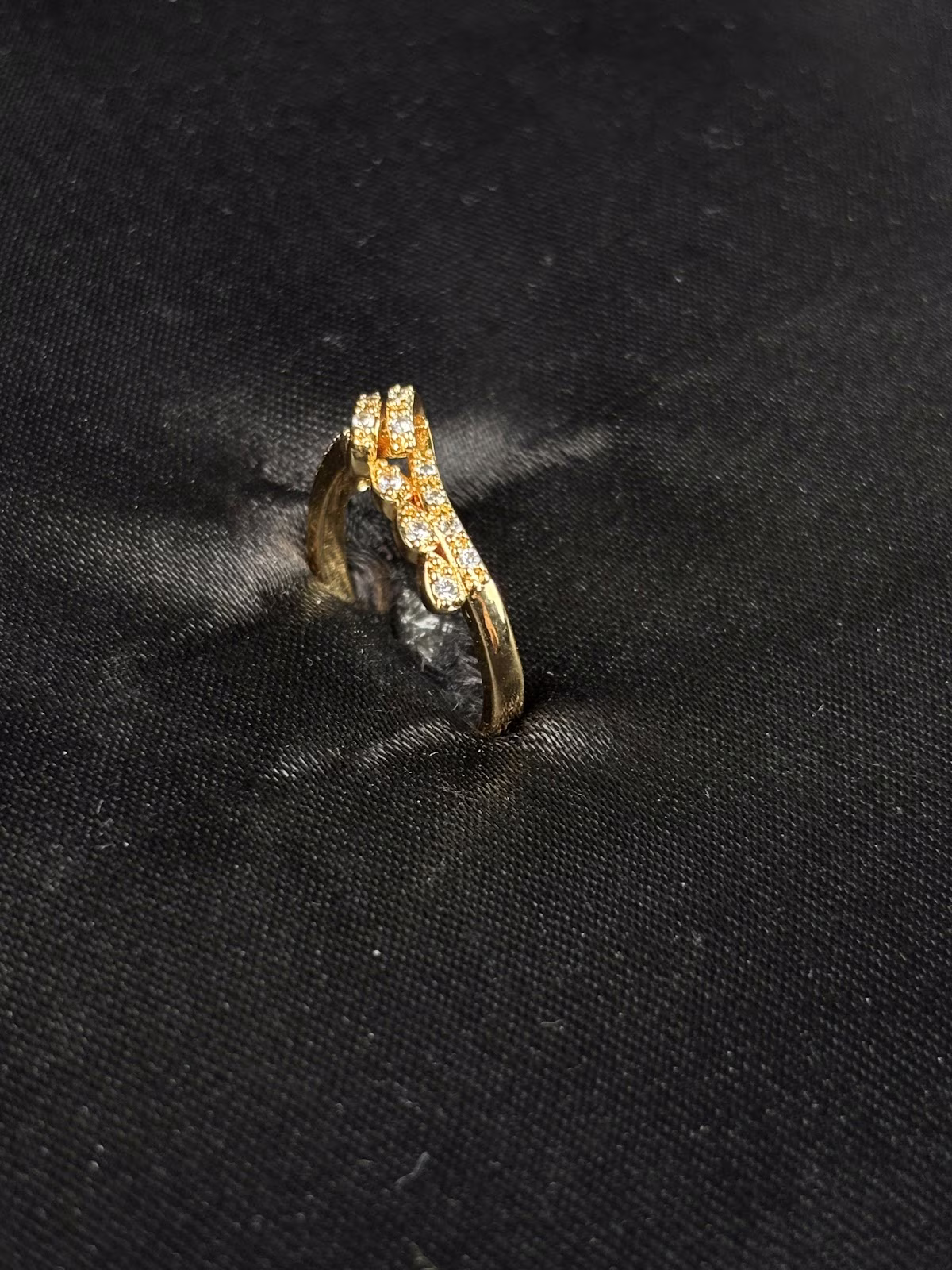 Crossed Sparkle Ring