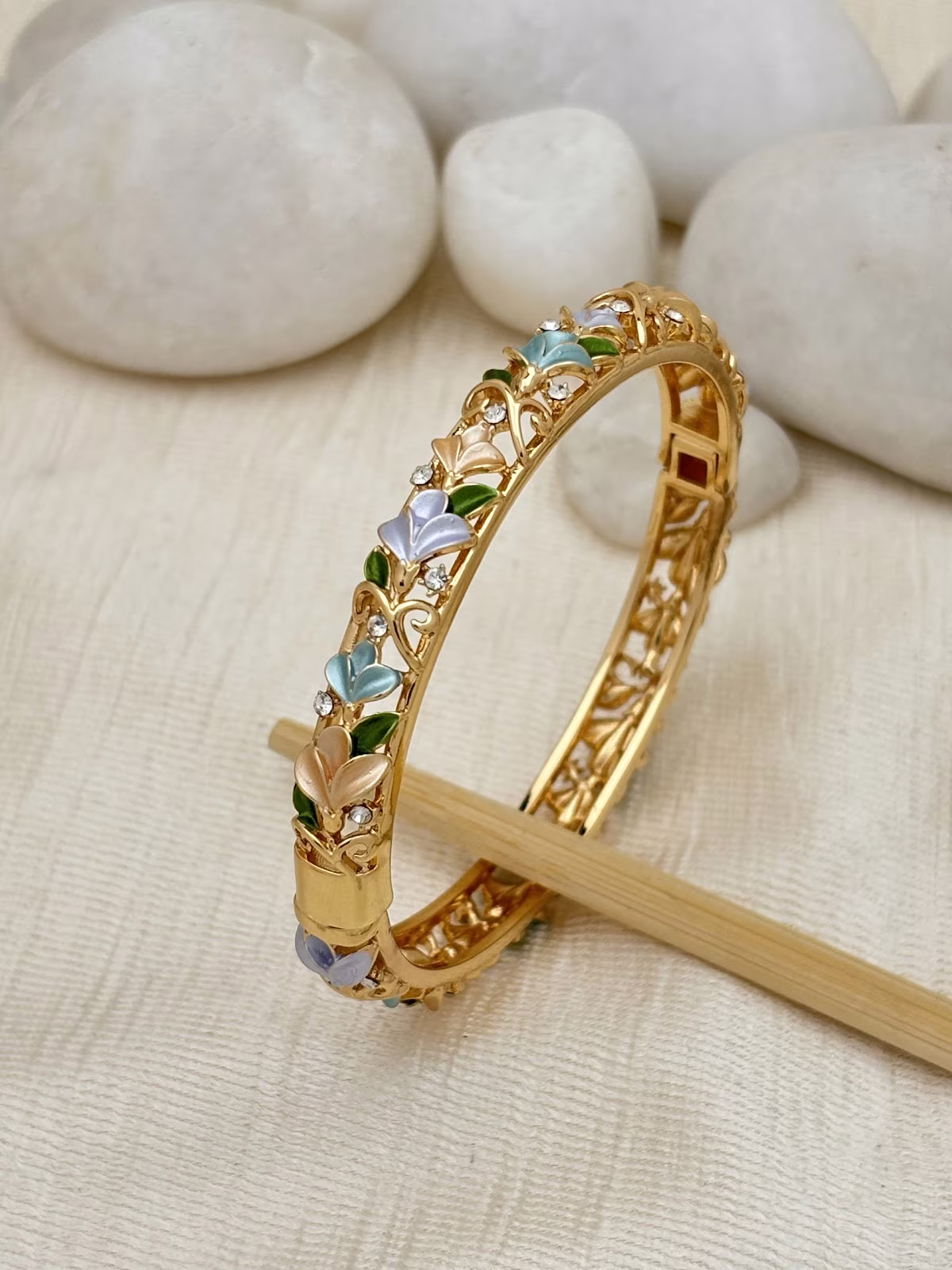 Garden Bloom Bracelet – Cream