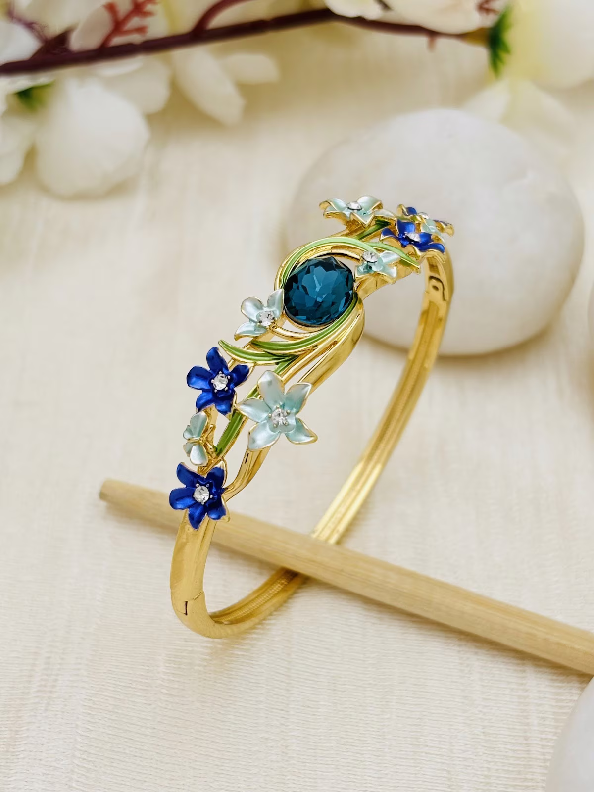 Swirl Gem Bracelet – Blue