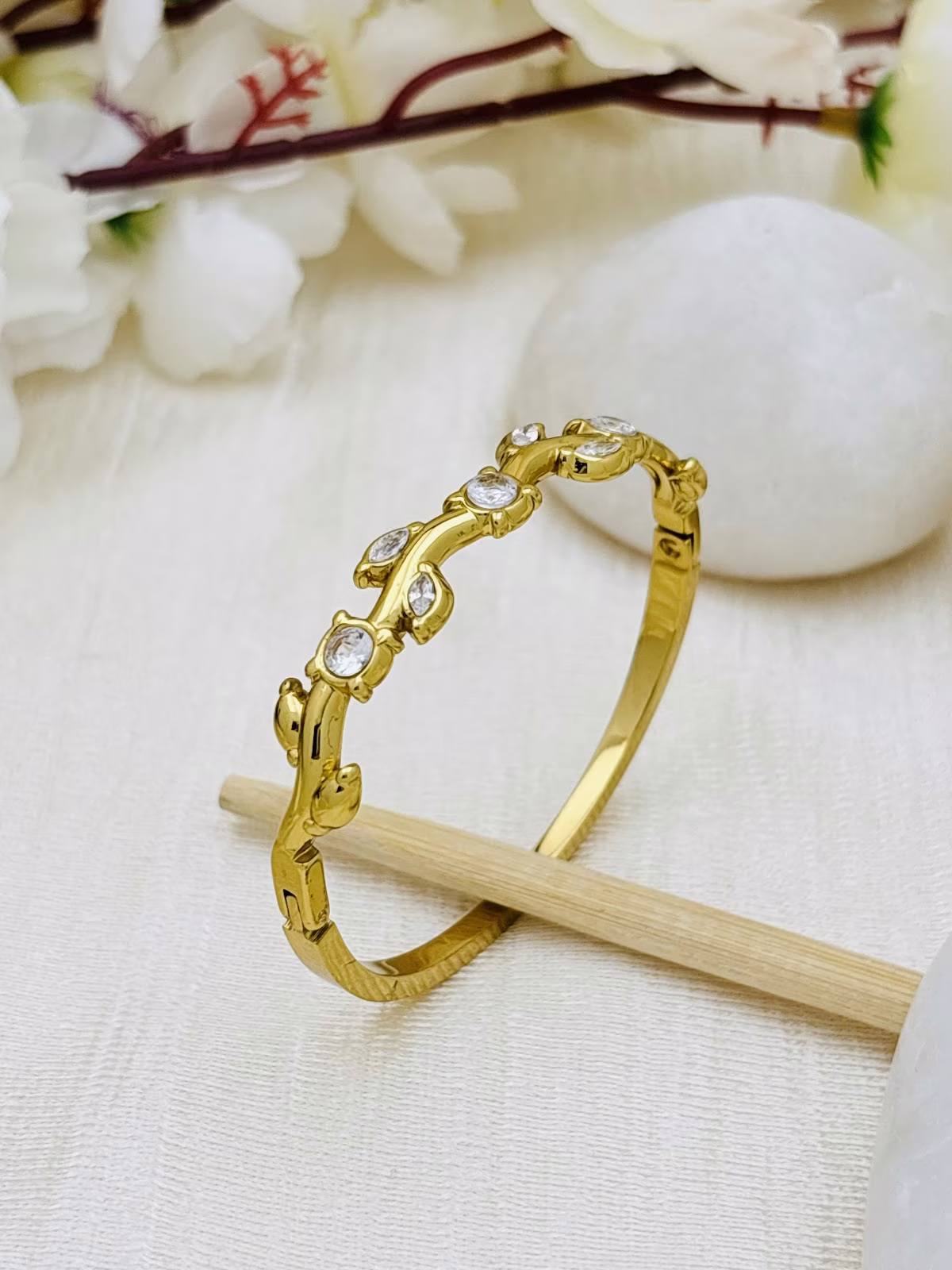 Tulip Gem Kada – White