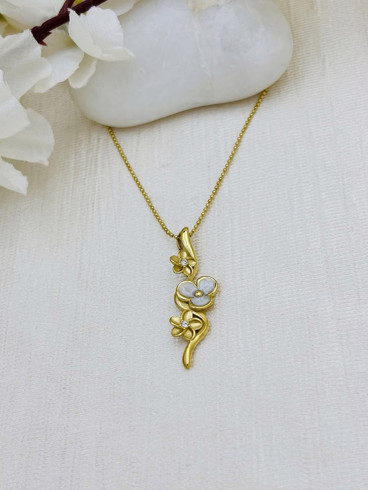 Ivory Vine Pendant