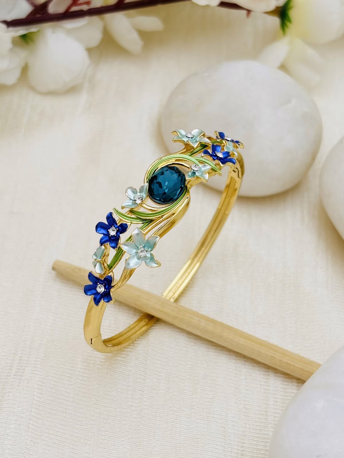 Swirl Gem Bracelet – Blue