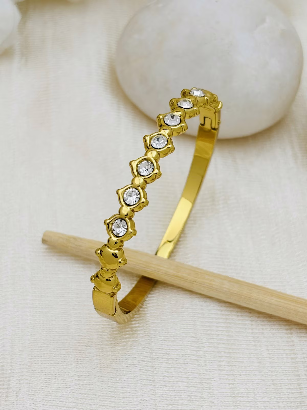Crystal Bezel Kada