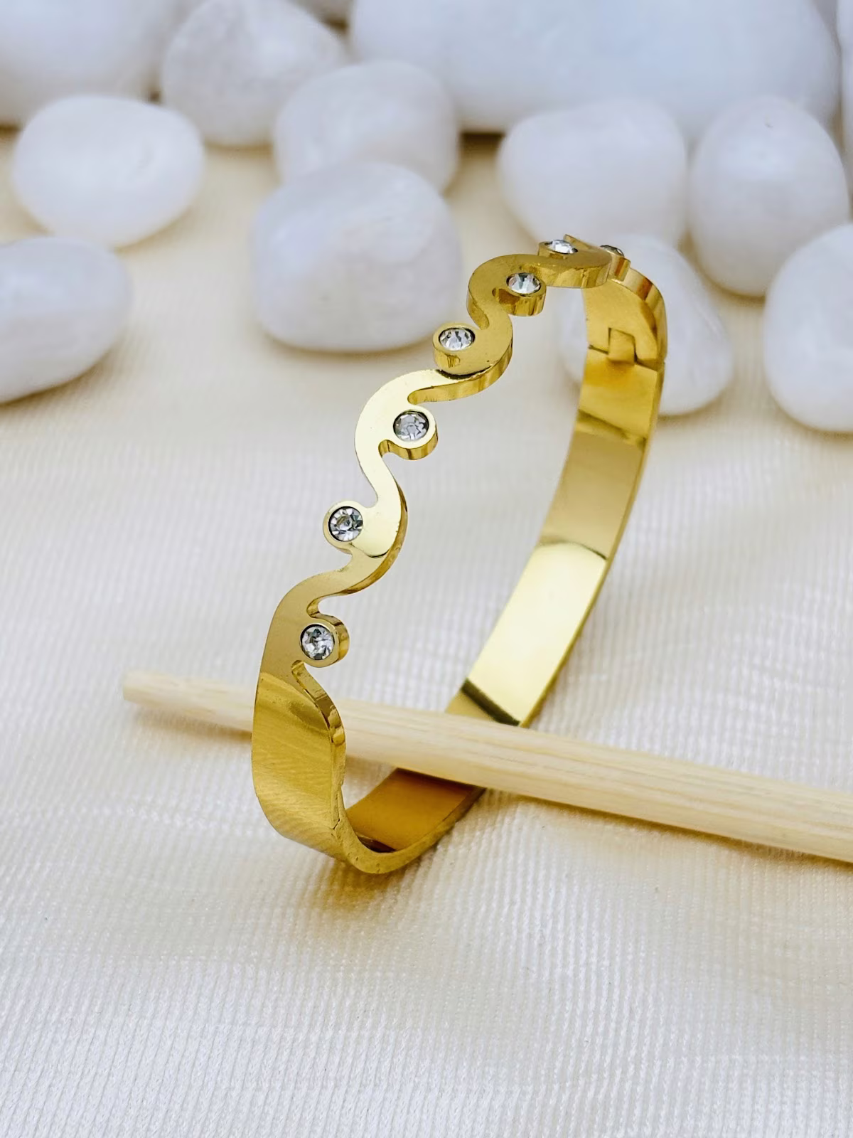 Crystal Wave Kada