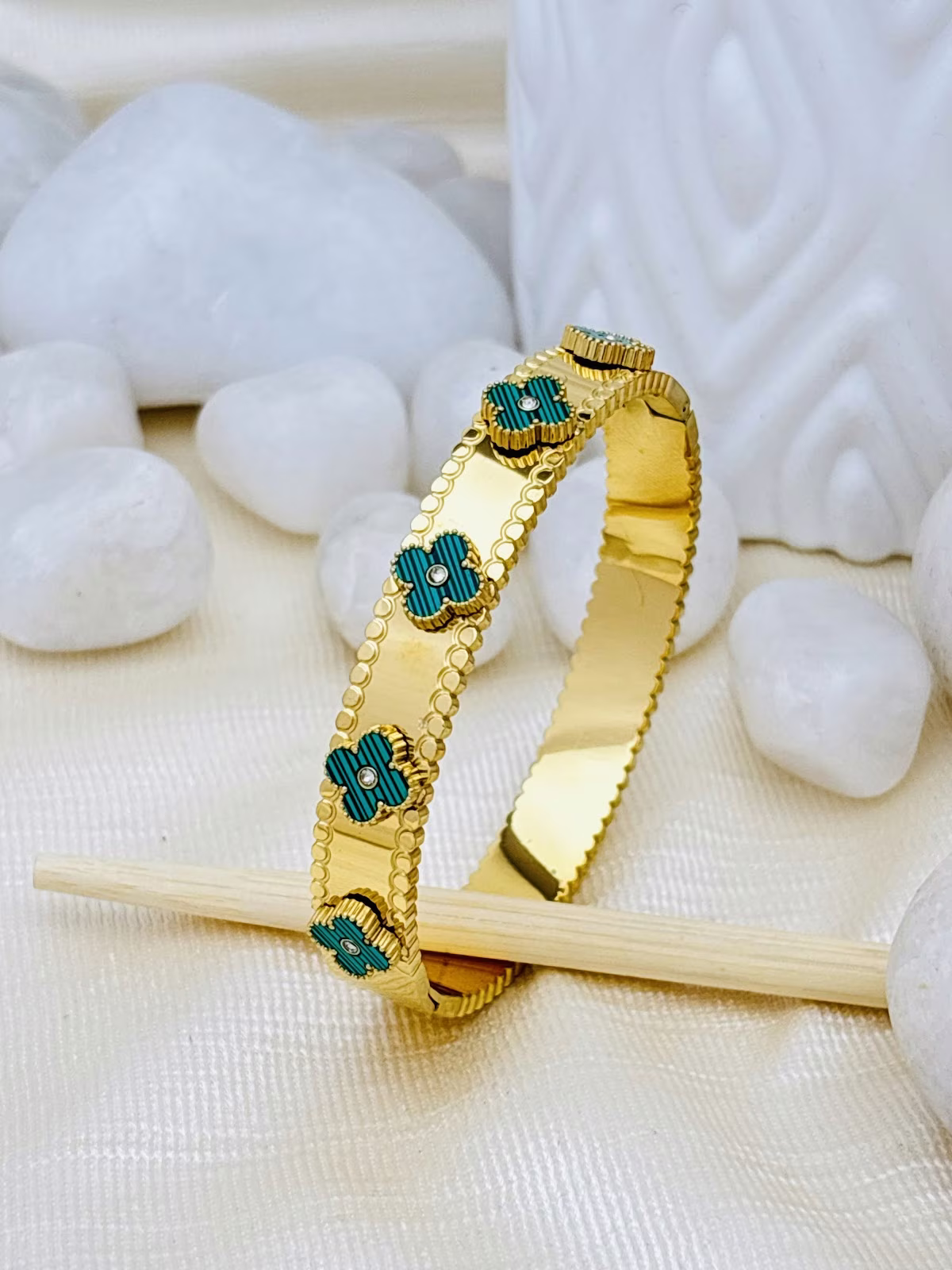 Verdant Clover Kada