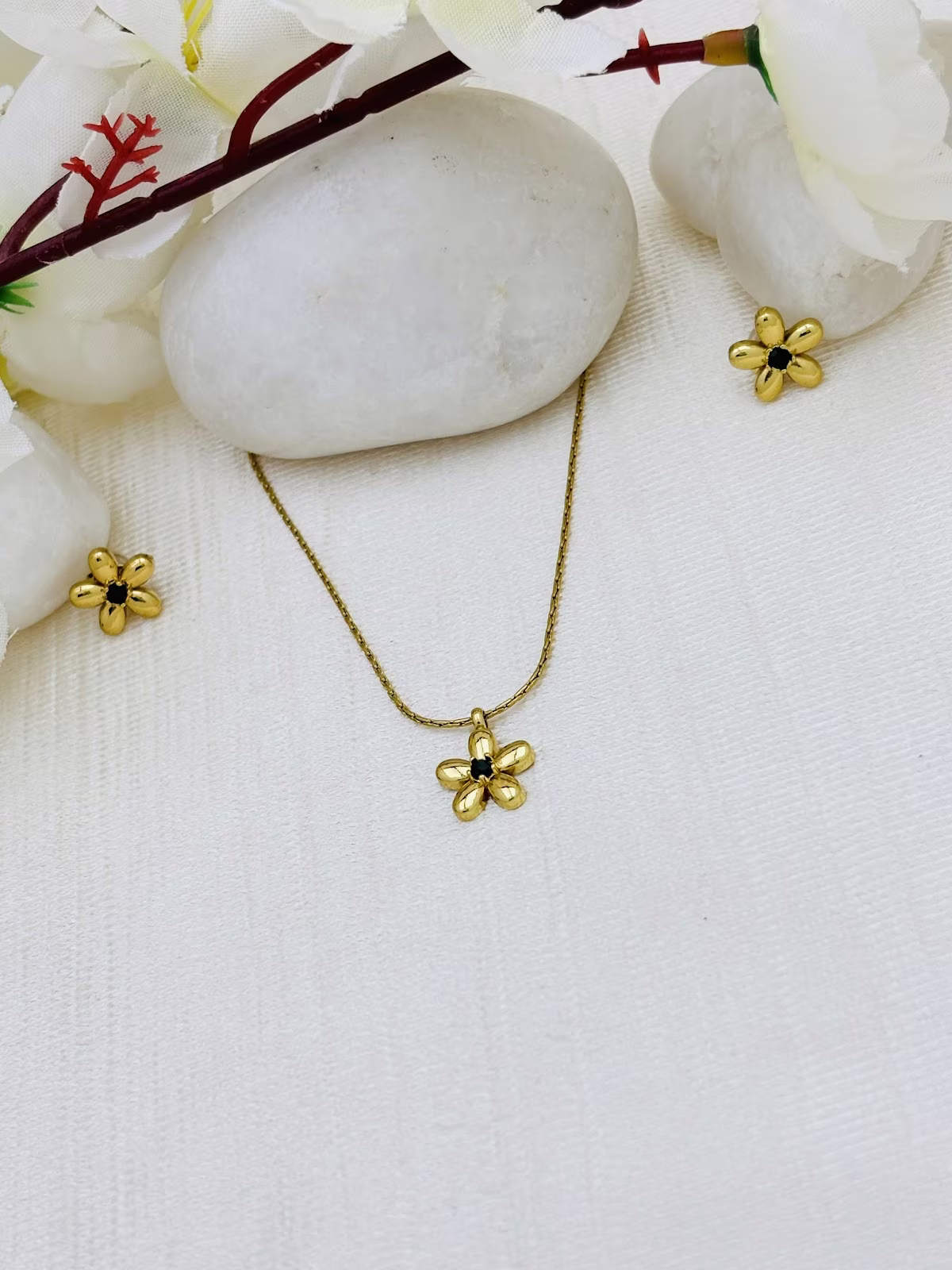 Daisy Pendant Set