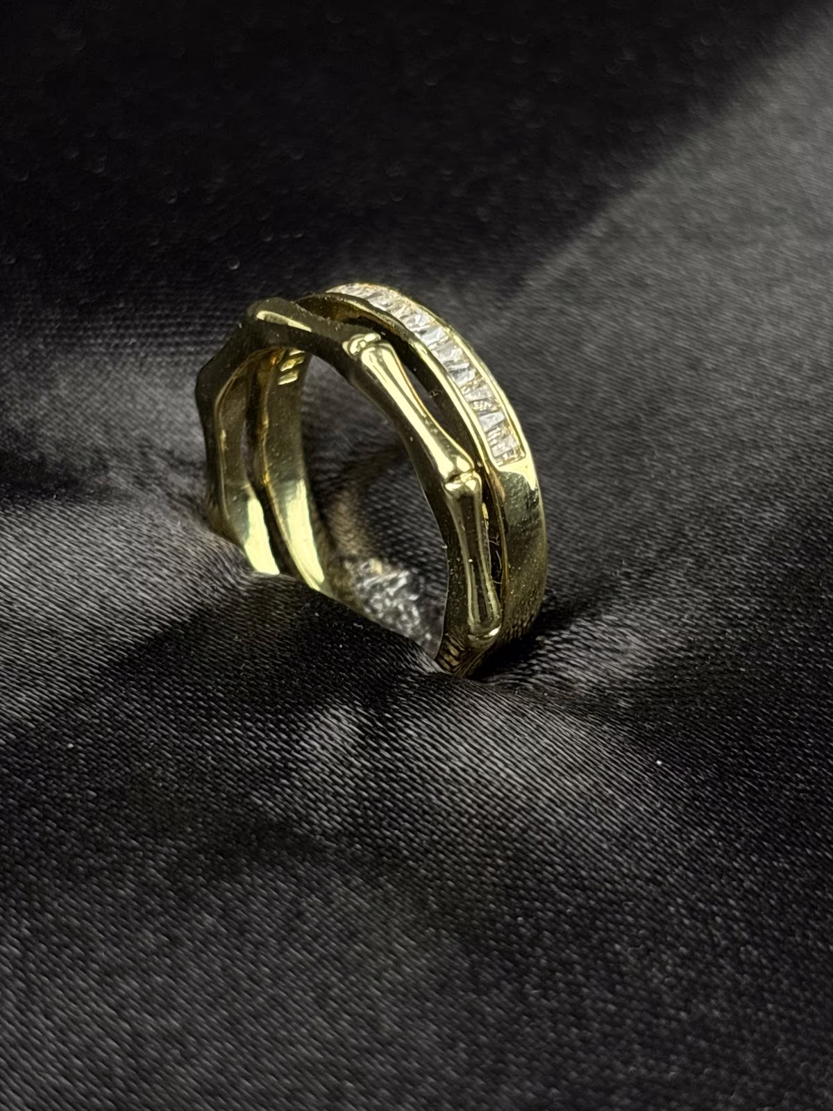 Brilliant Orbit Ring